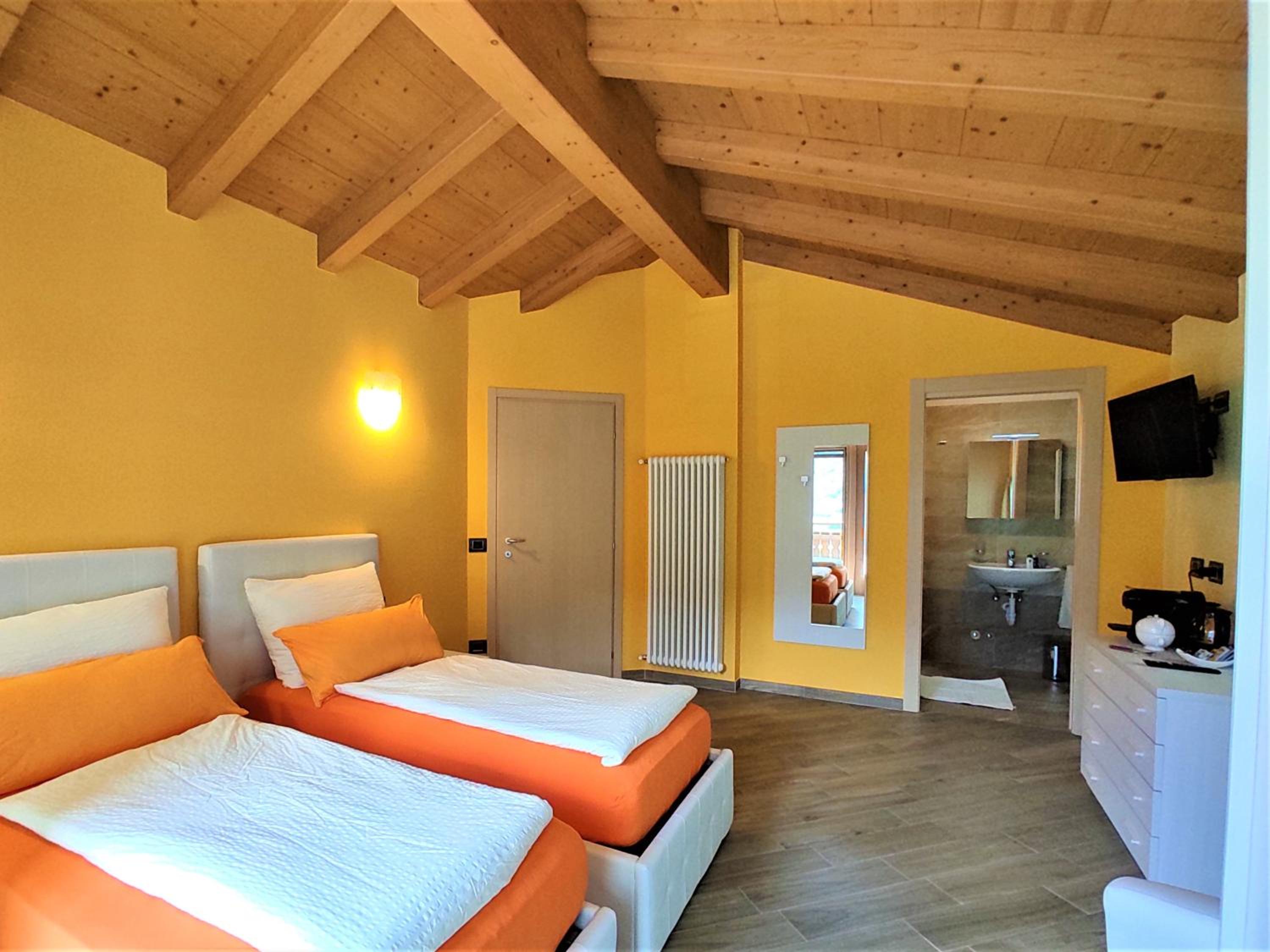 Twin Room - Photo 1