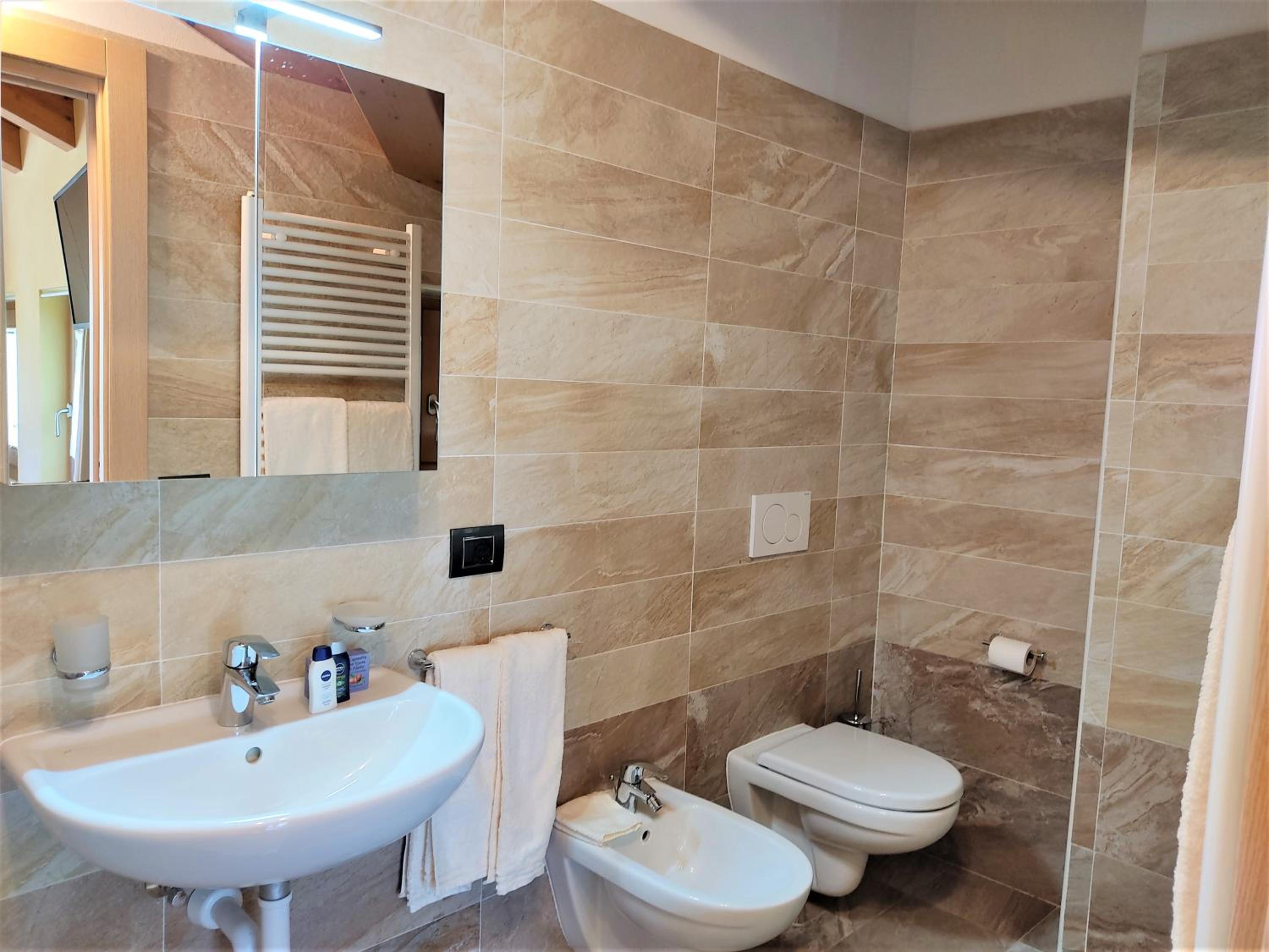 Twin Room - Photo 4