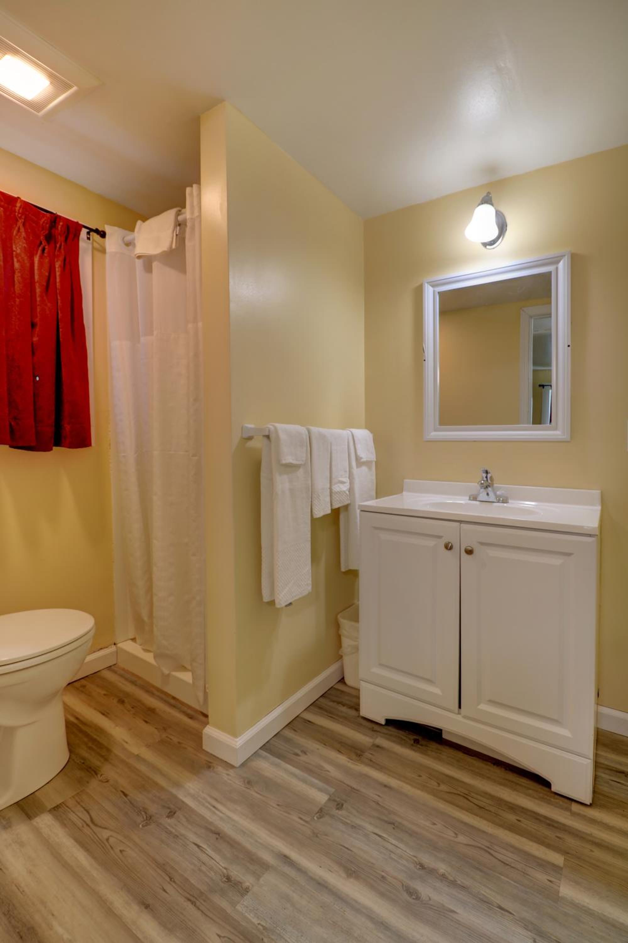 Standard Queen Room with Shower  - Photo 2