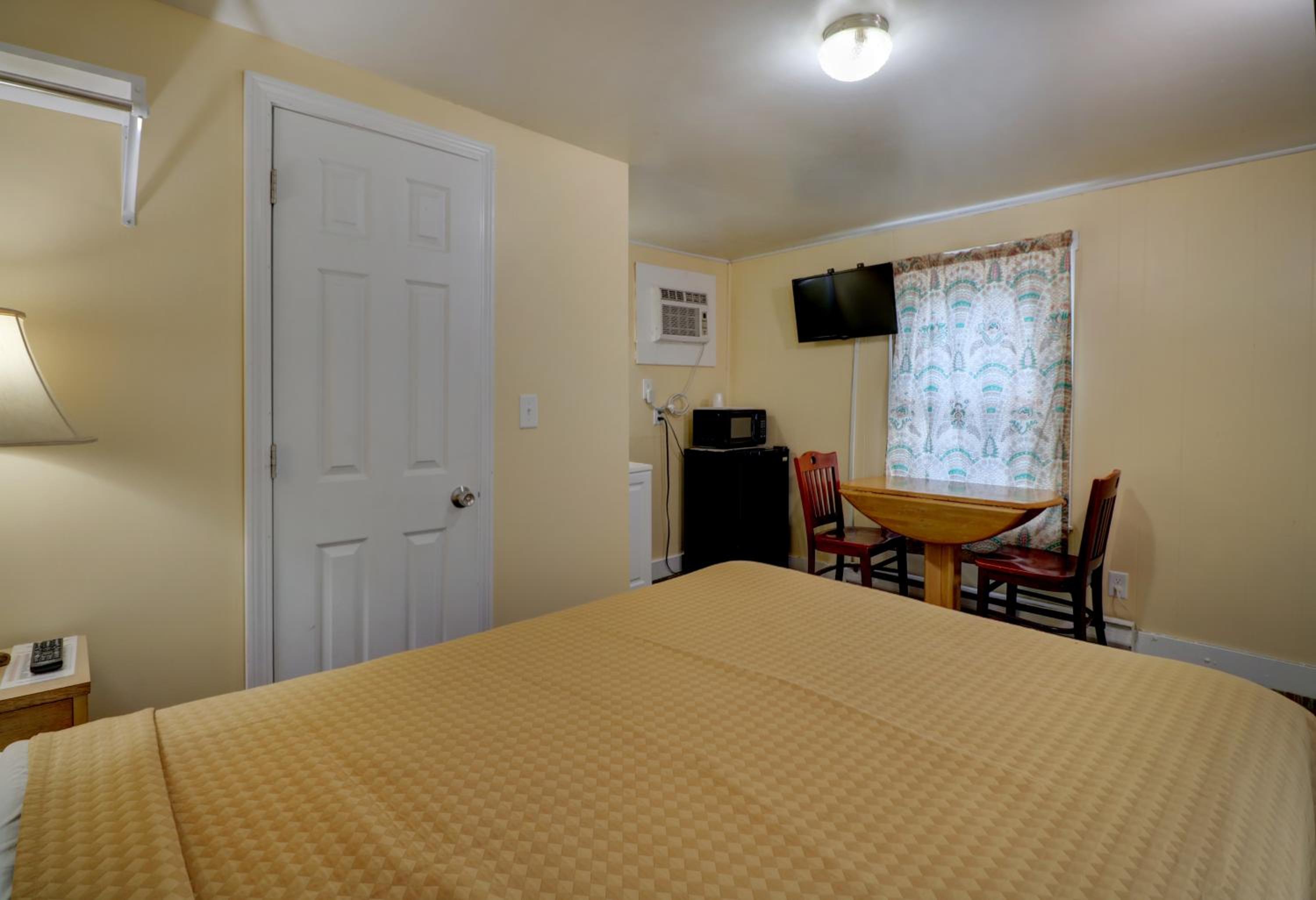 Small Double Room with Shower  - Photo 1
