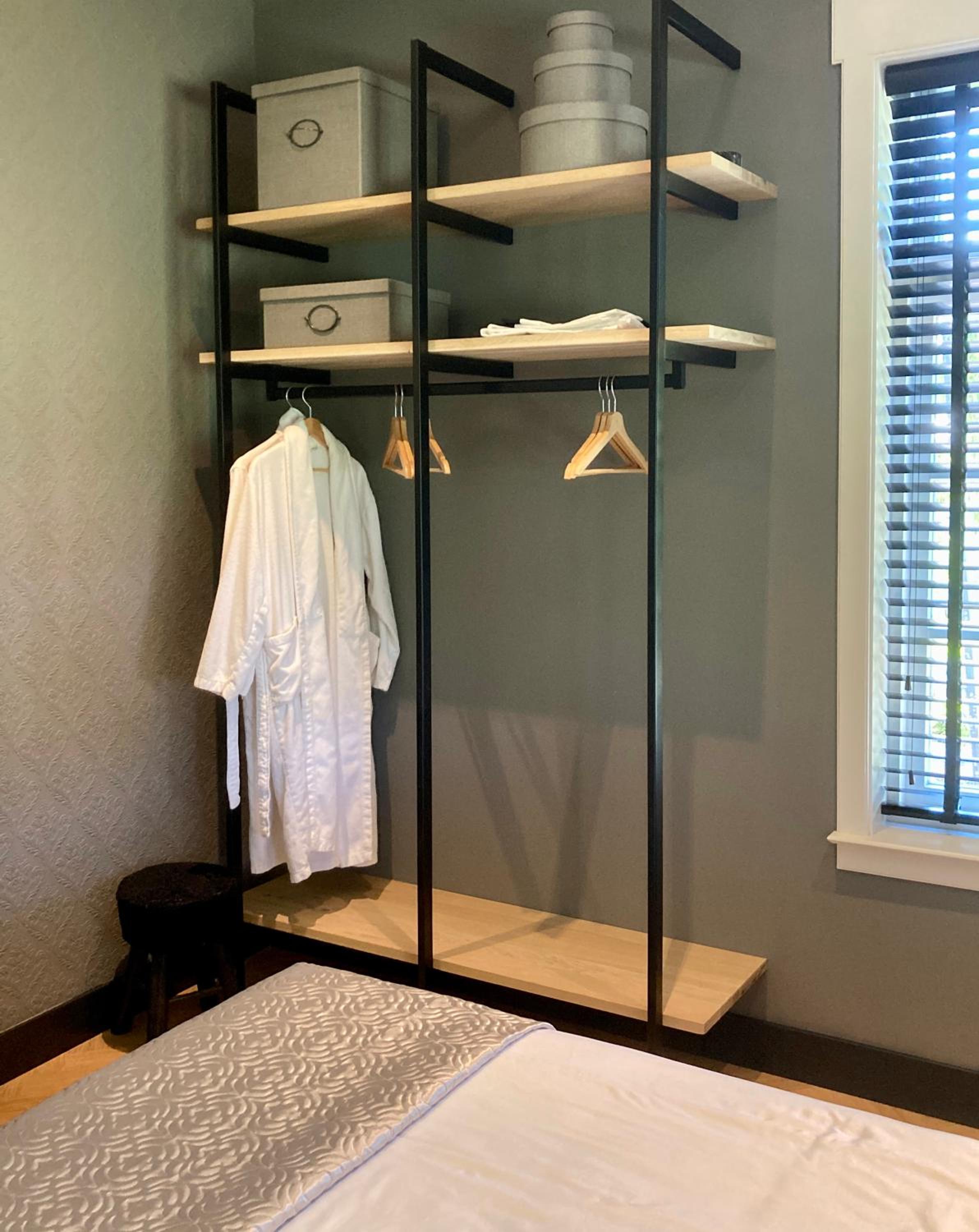 One-Bedroom Apartment - Photo 36