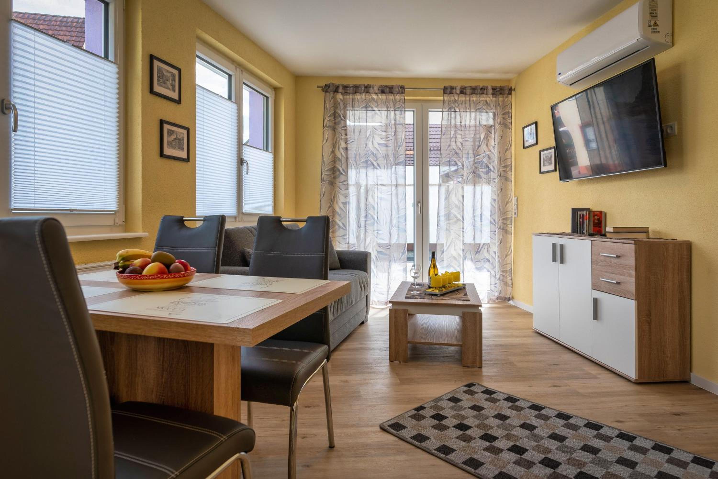 Apartment photo 1