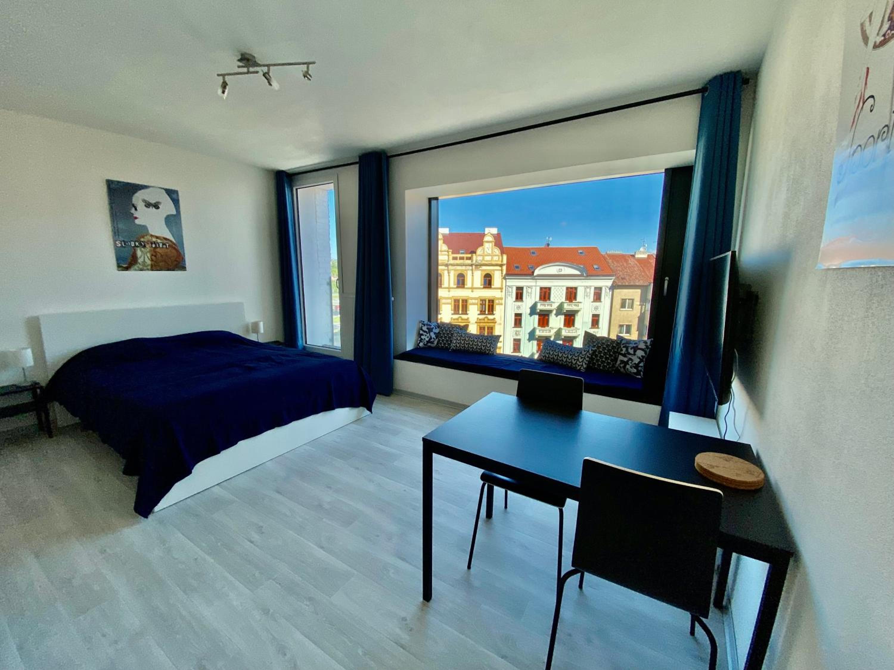 One-Bedroom Apartment - Photo 6