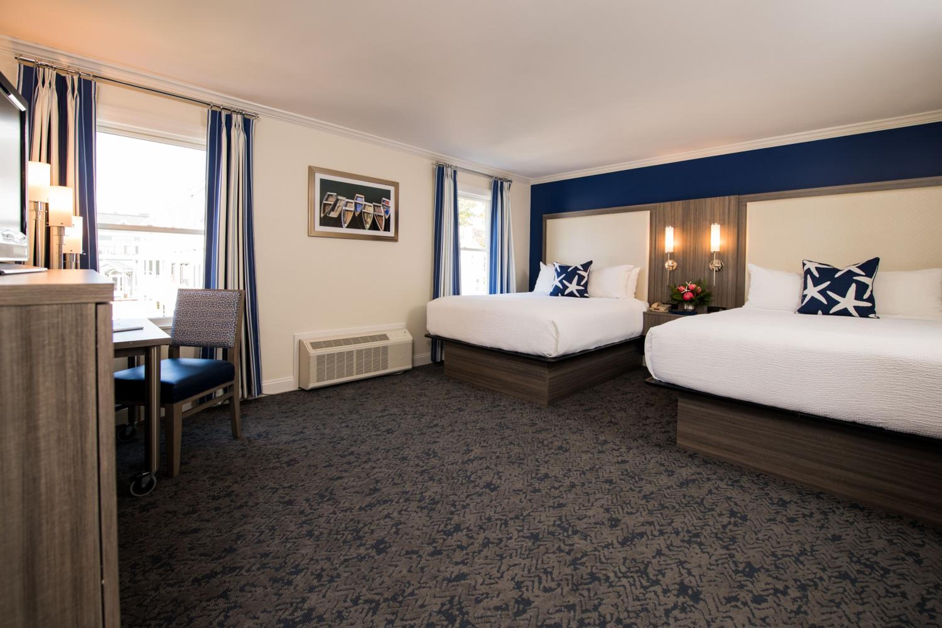2 Queen Beds with Seaview