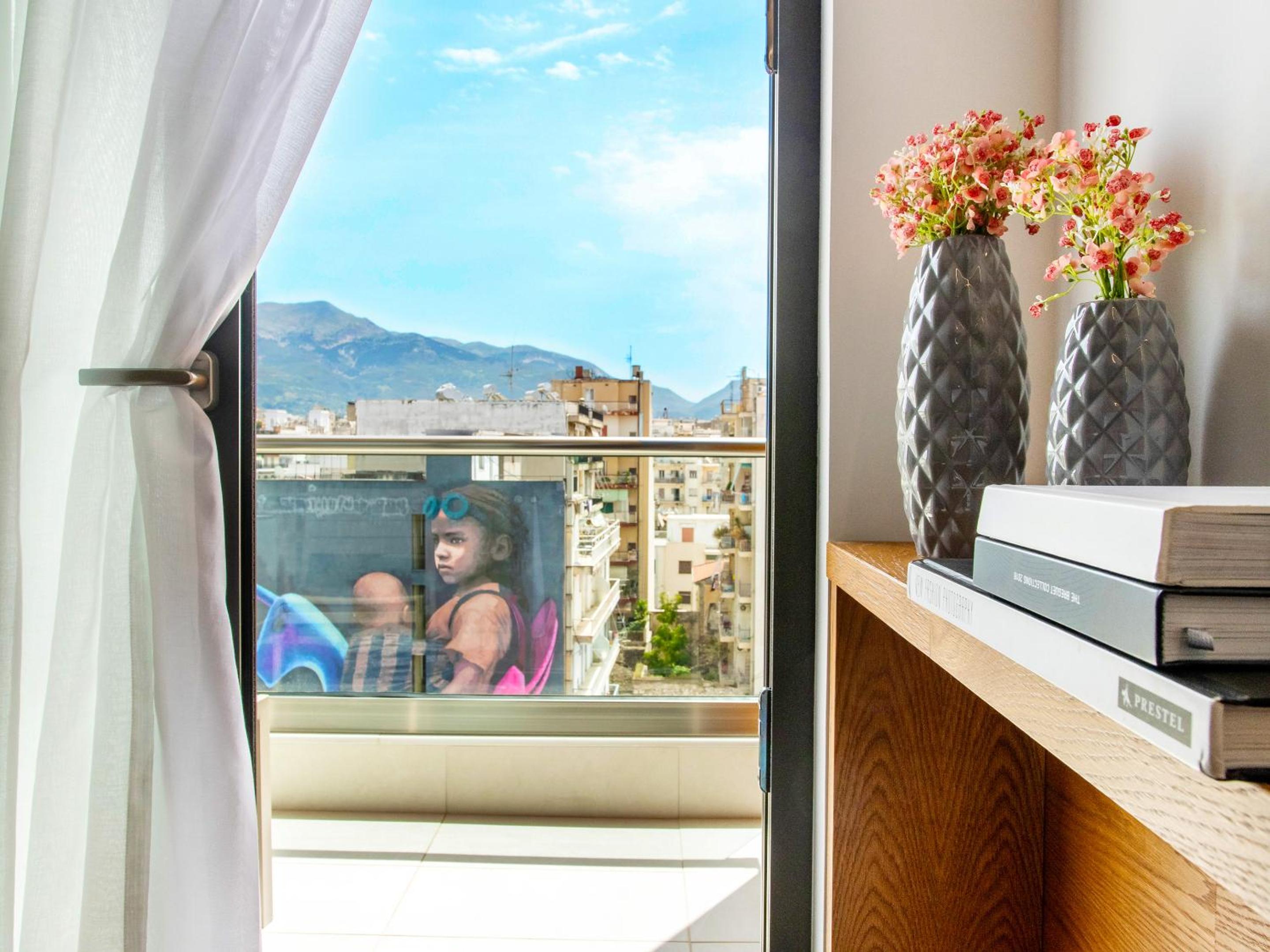 Superior Double or Twin Room with City View - Photo 4