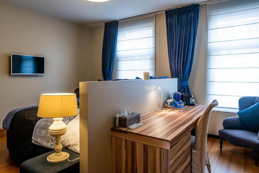 Deluxe King Room photo 3
