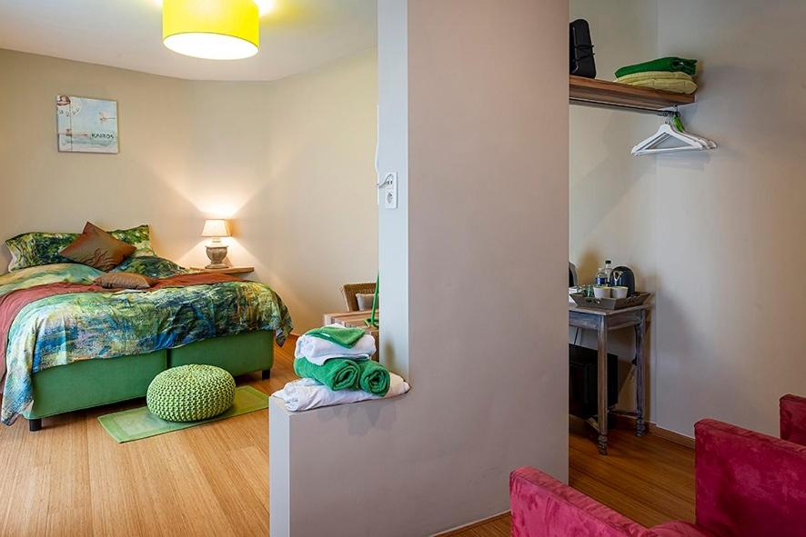 Deluxe Queen Room photo 3