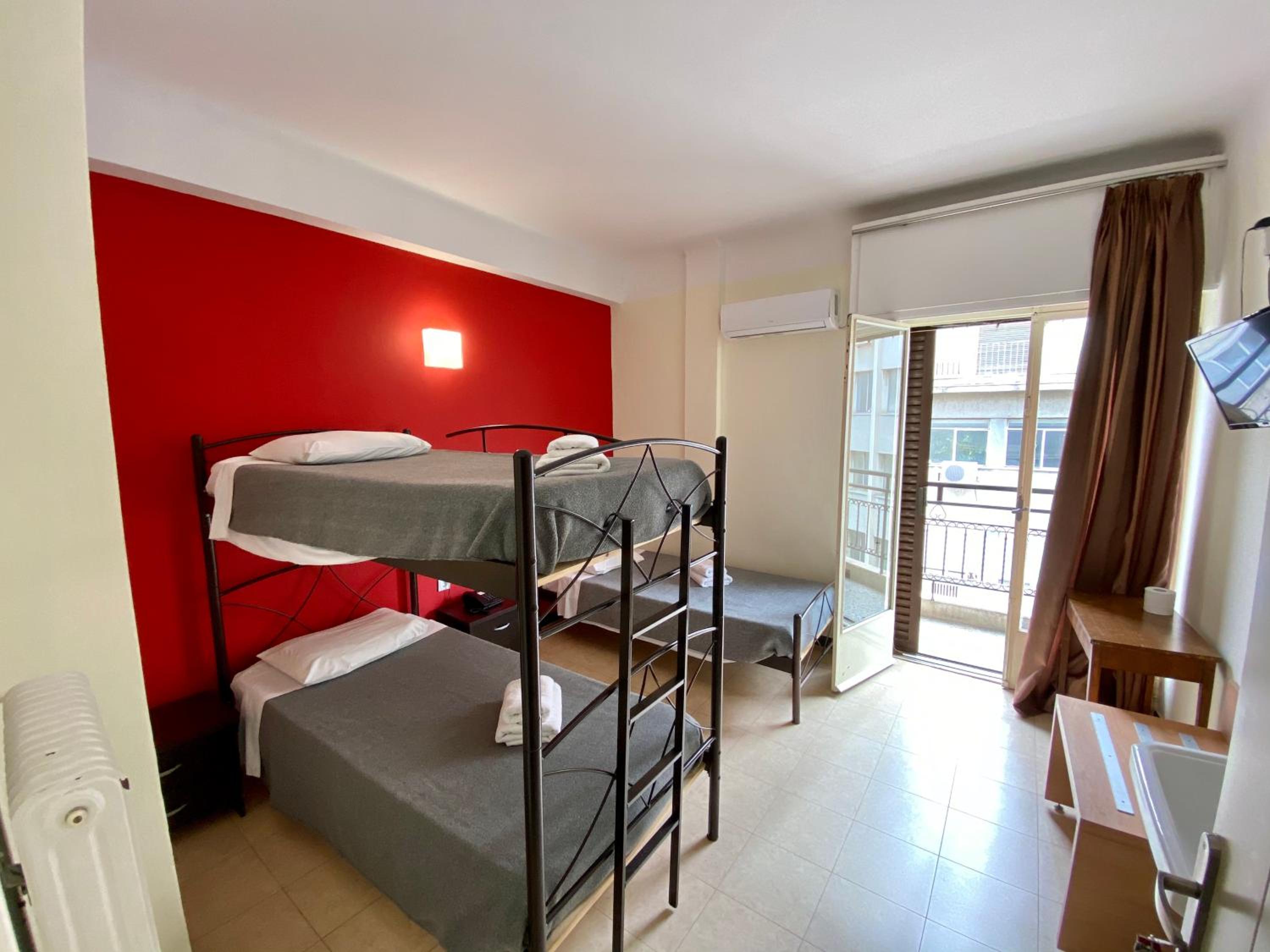 Triple Room with Shared Bathroom photo 1