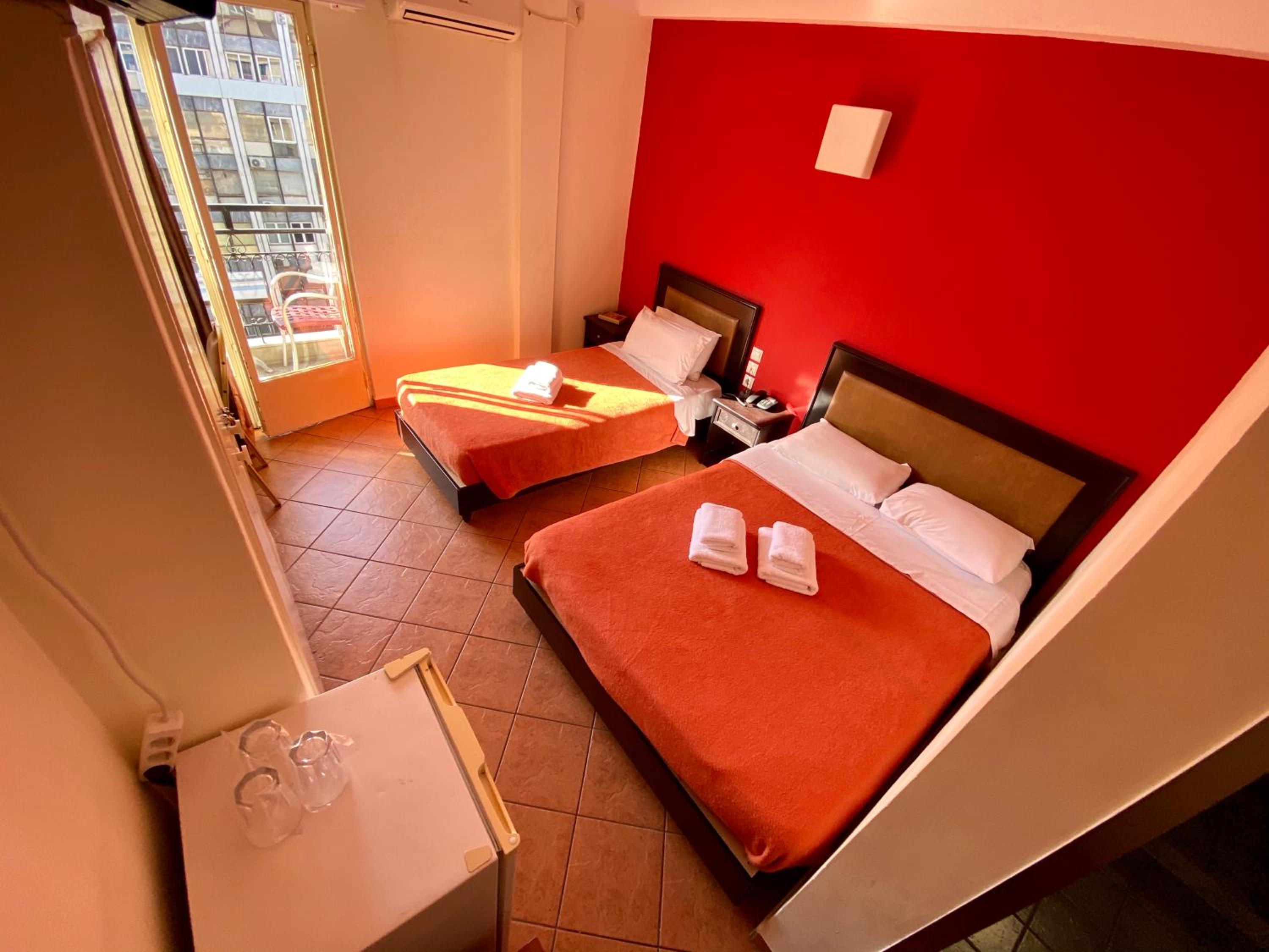 Triple Room with Private Bathroom photo 2