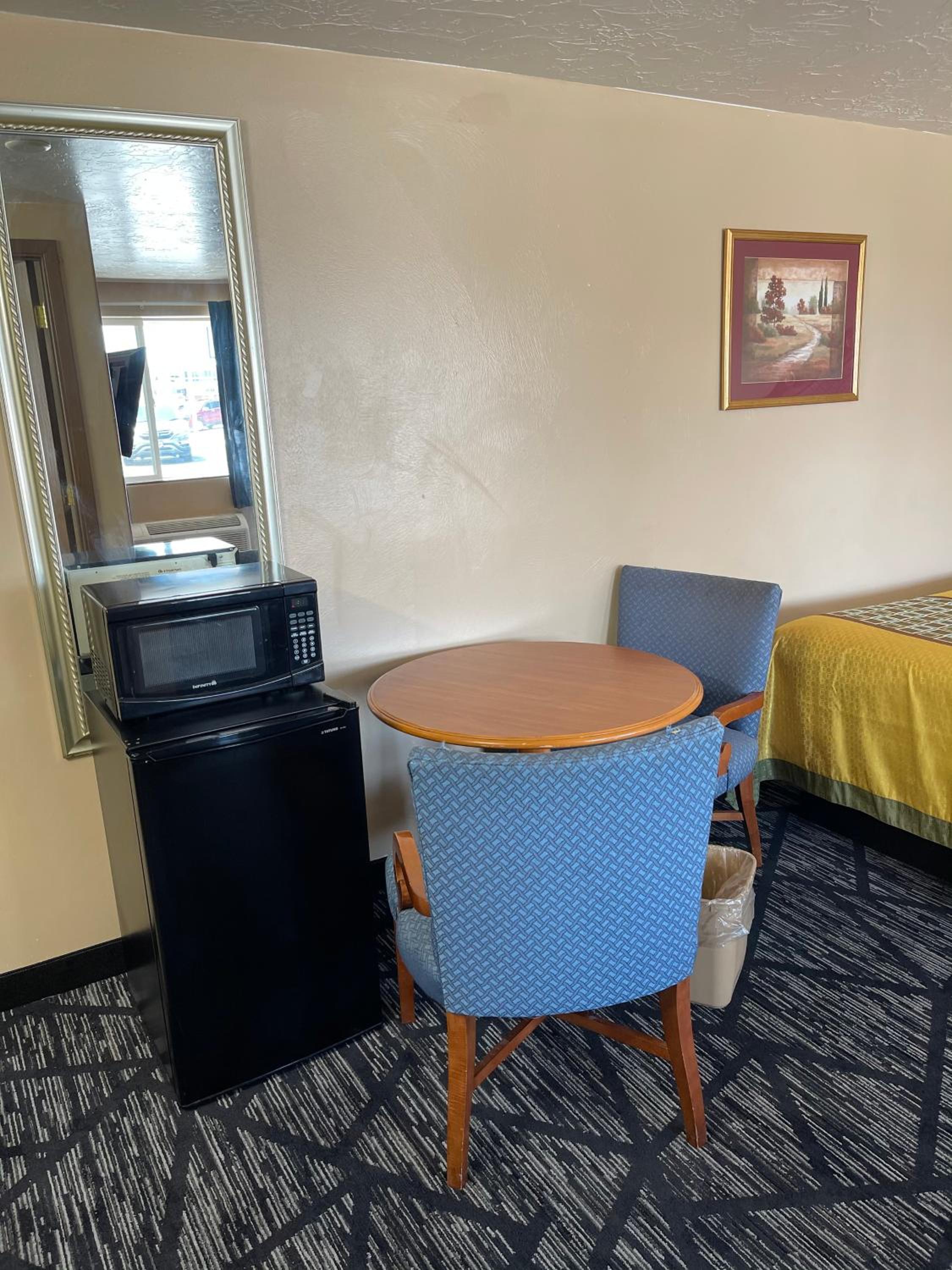 Standard Queen Room - Non-Smoking - Photo 2