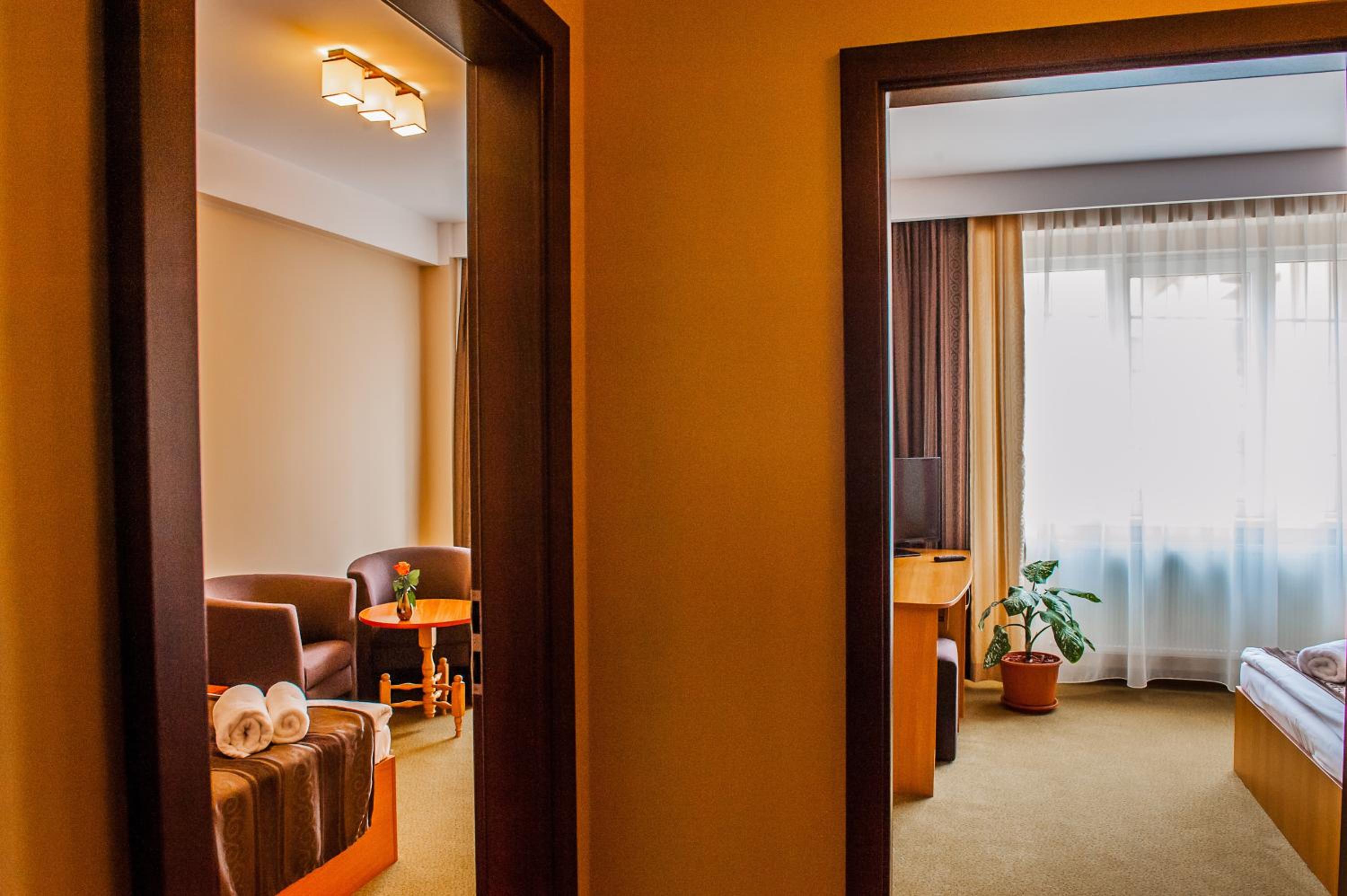 Two-Bedroom Suite - Photo 2