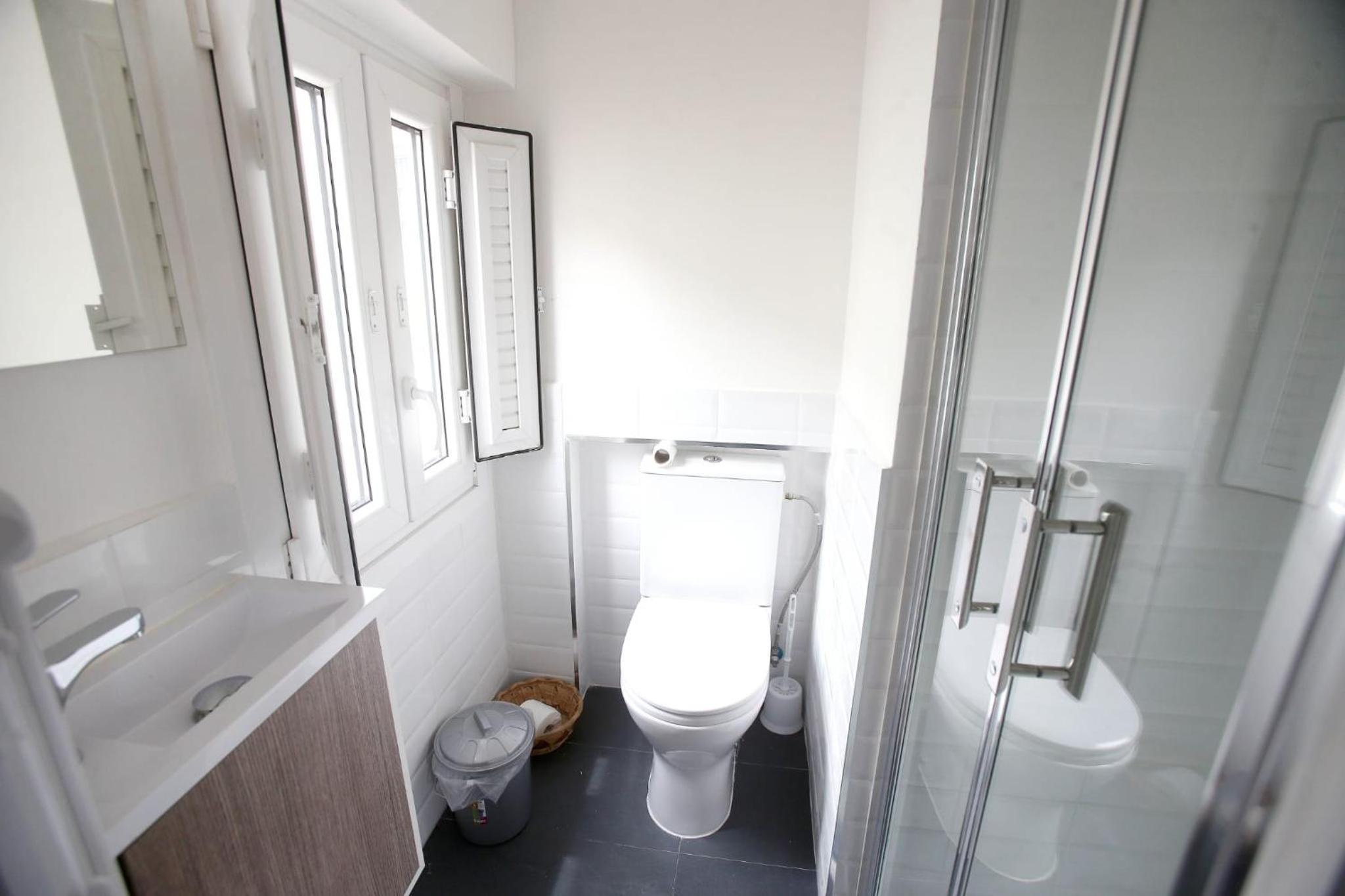 Four-Bedroom House - Photo 22