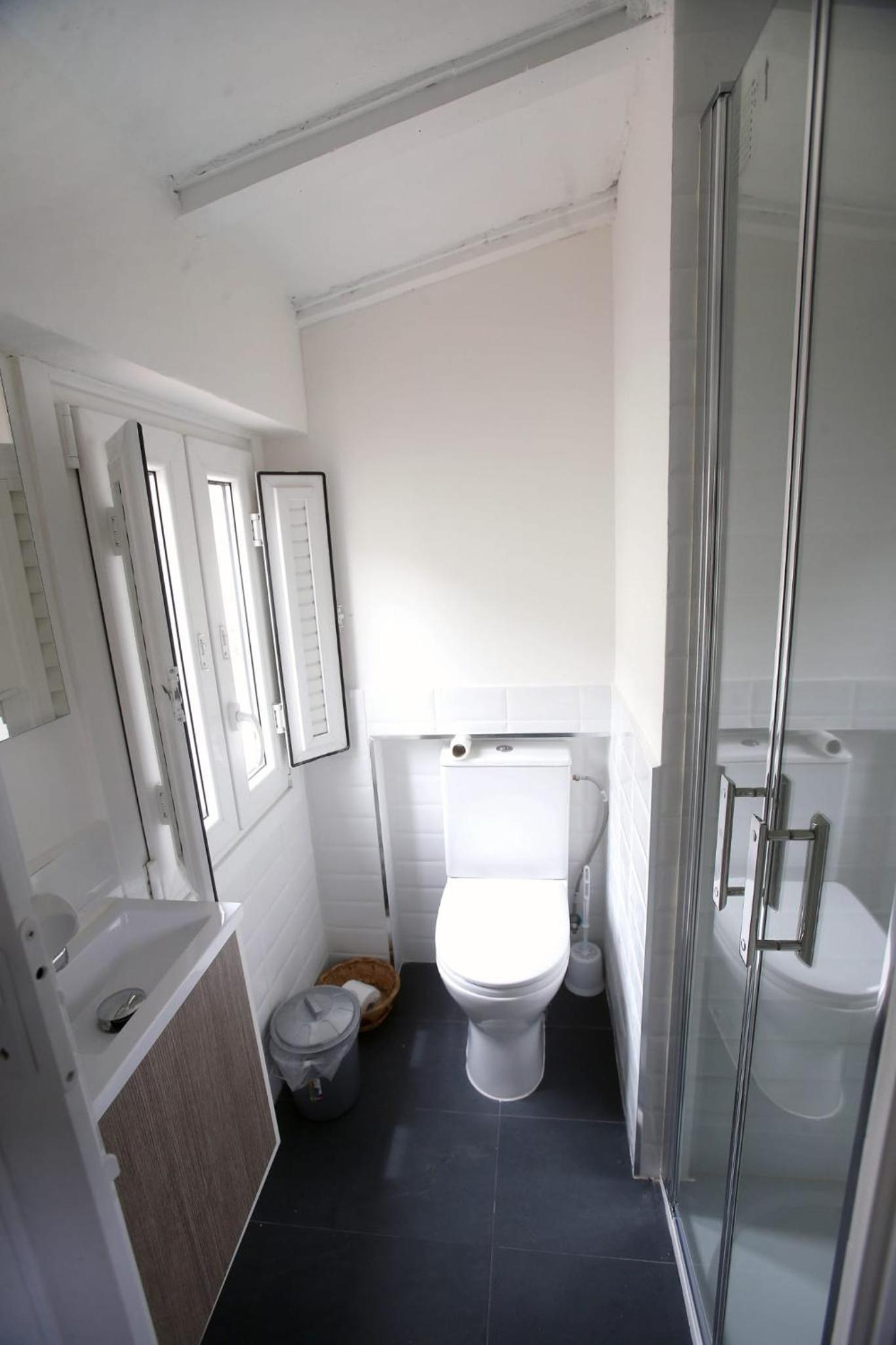 Four-Bedroom House - Photo 16