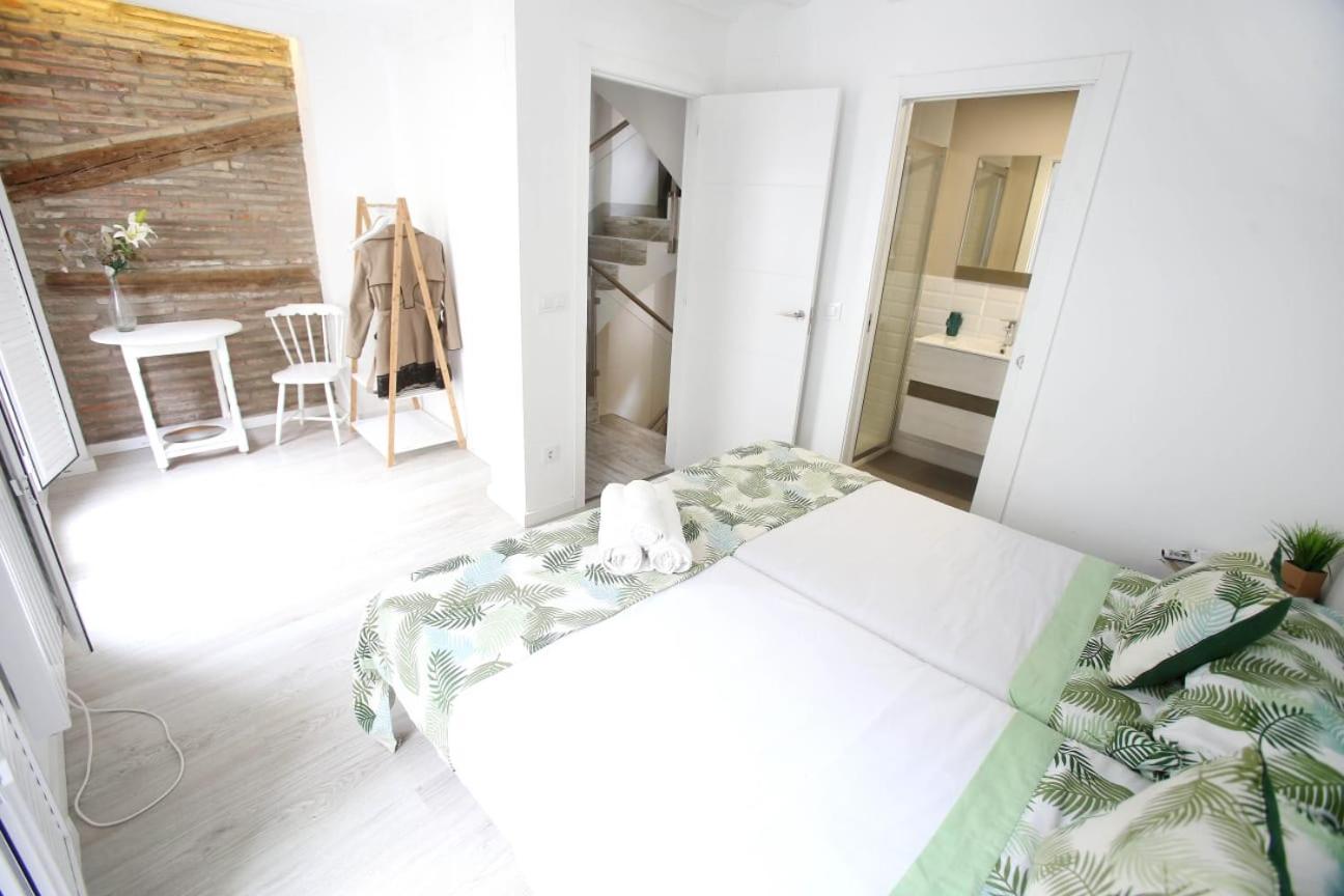 Four-Bedroom House - Photo 14