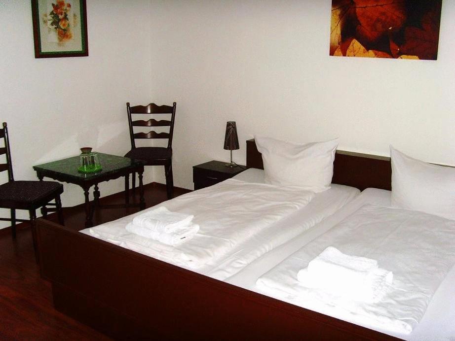 Double Room - Photo 2