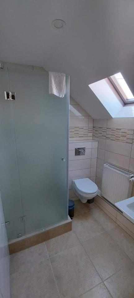 Deluxe Room (2 Adults + 1 Child) - Photo 6