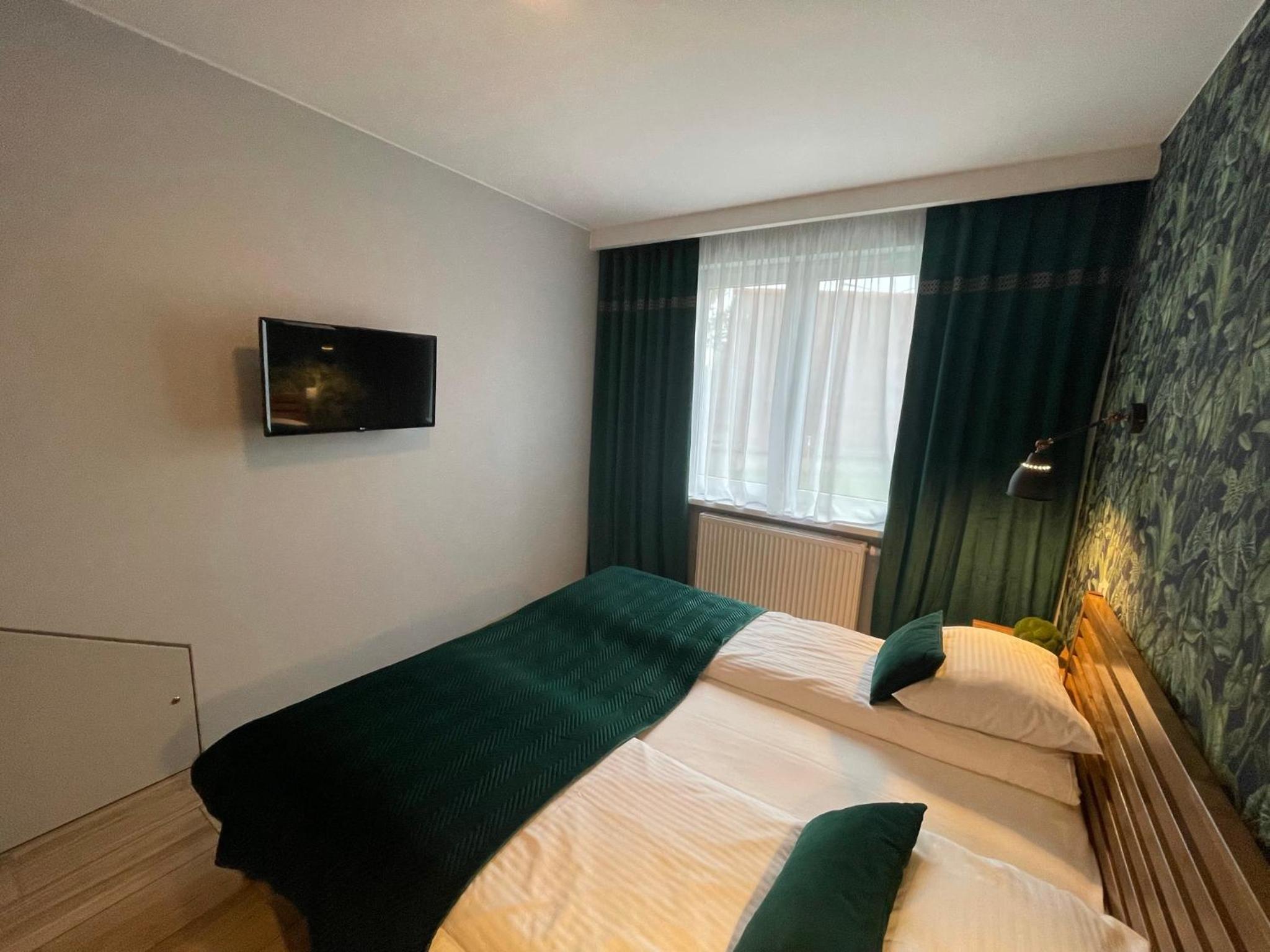 Deluxe One-Bedroom Apartment - Photo 7