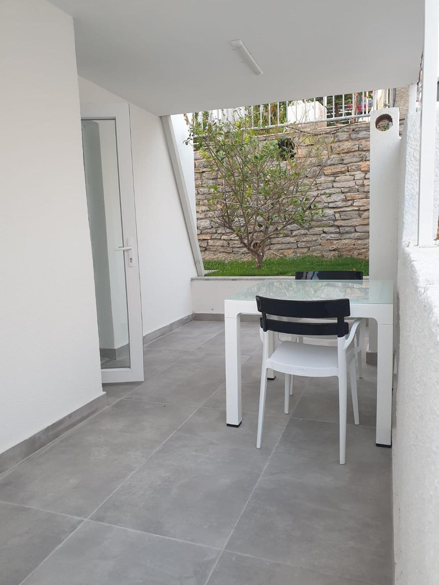 Deluxe Double Room with Balcony and Sea View - Photo 4