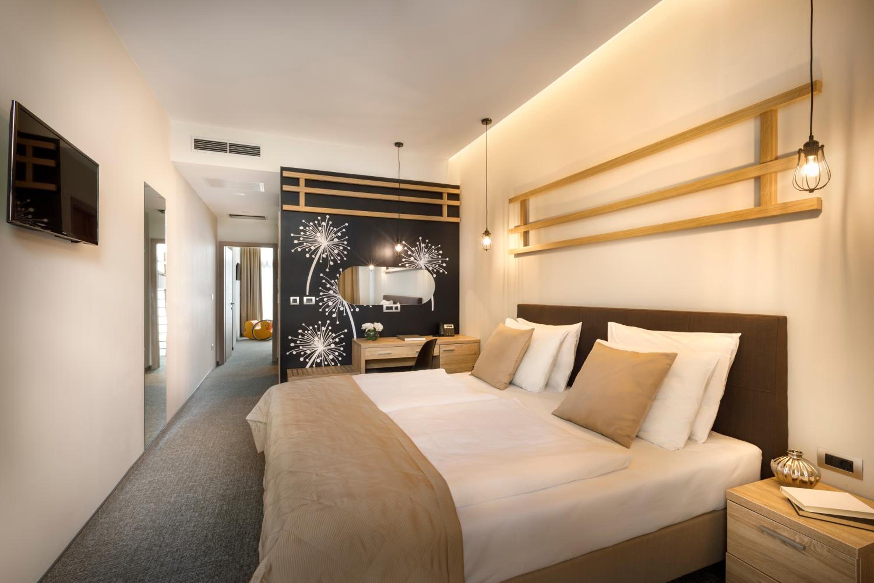 Premium Family Room (2 adults + 2 children) photo 2