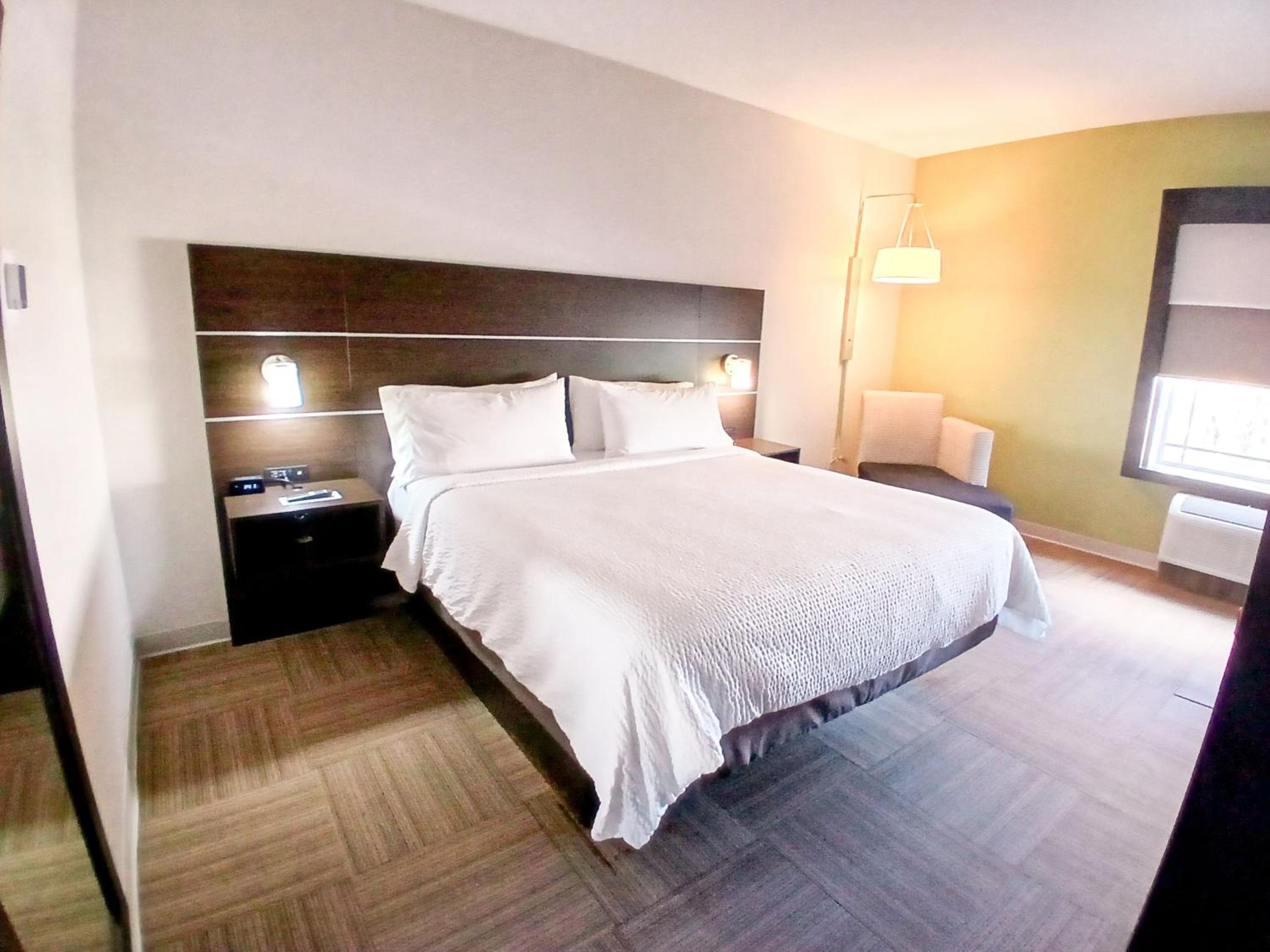 Standard King Room photo 1