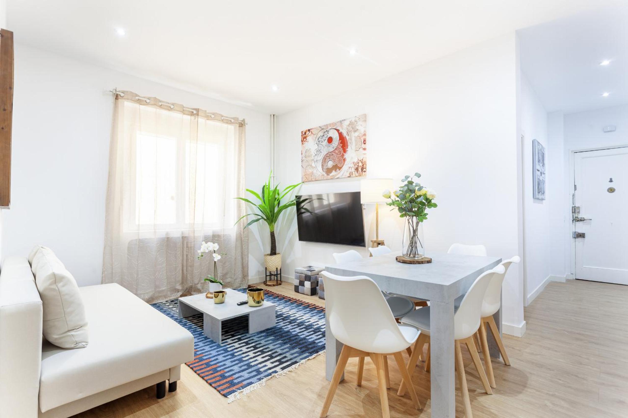 Three-Bedroom Apartment VIII photo 3