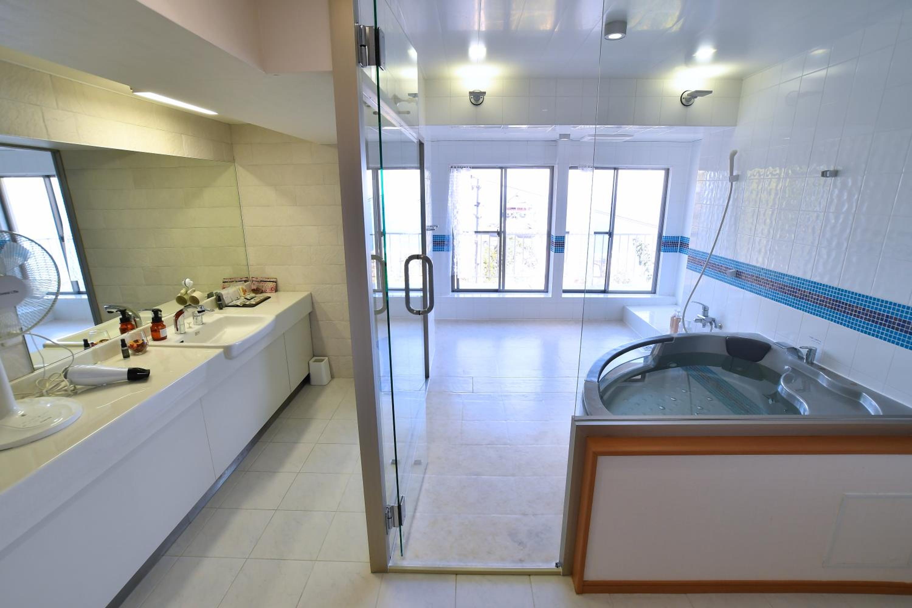 Superior Suite with Sea View - Photo 7