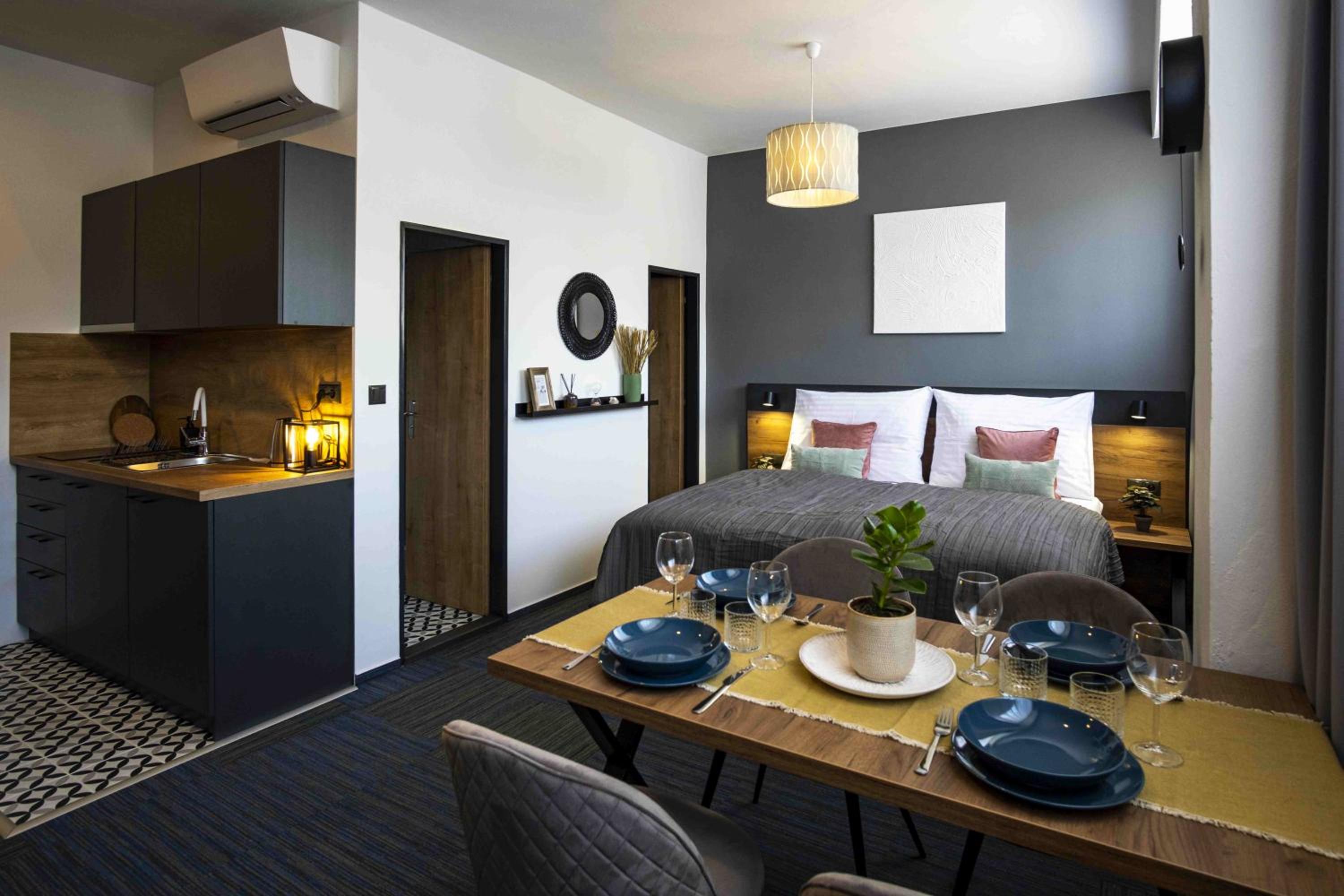 Deluxe Double or Twin Room photo 1