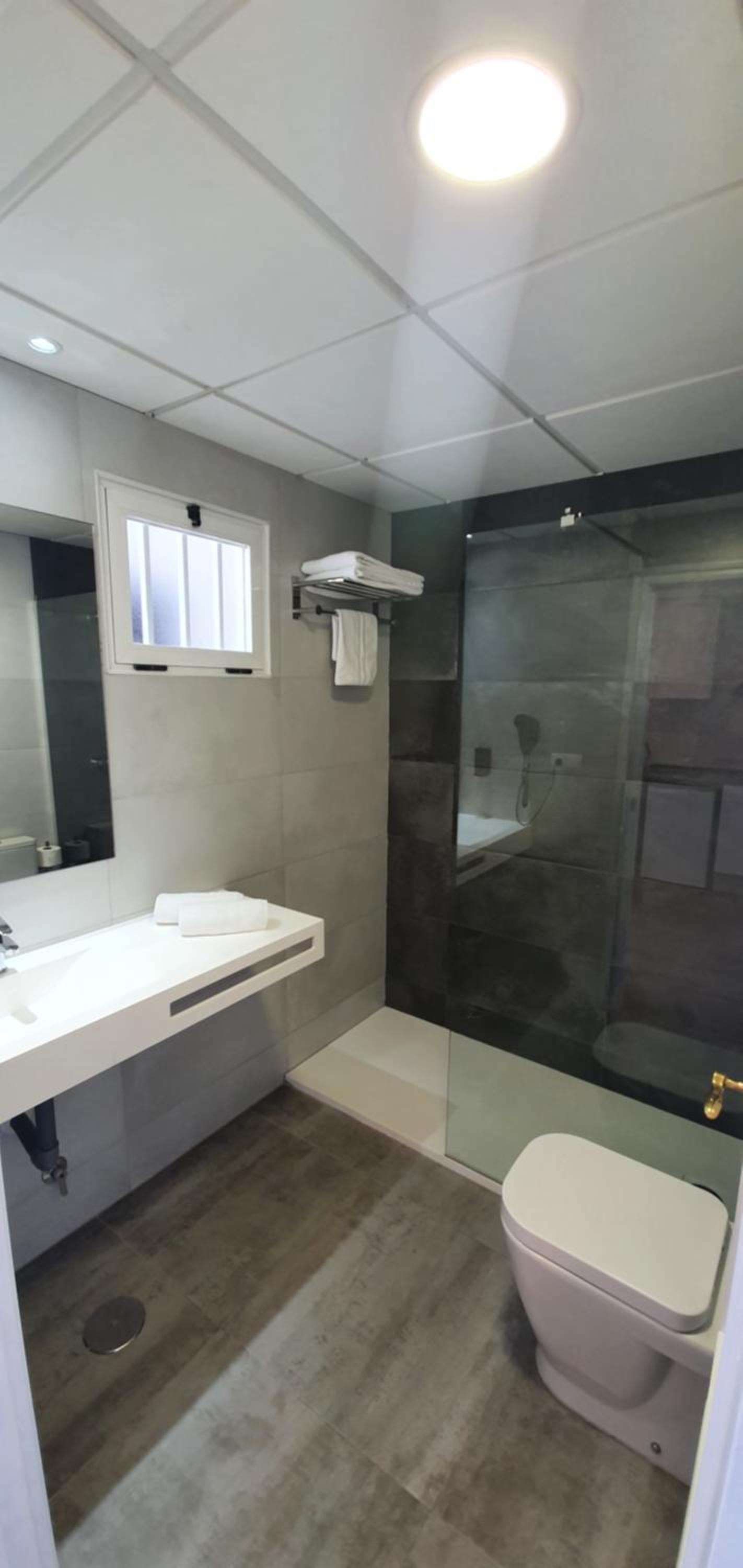 One-Bedroom Apartment (3 Adults + 1 Child) photo 2