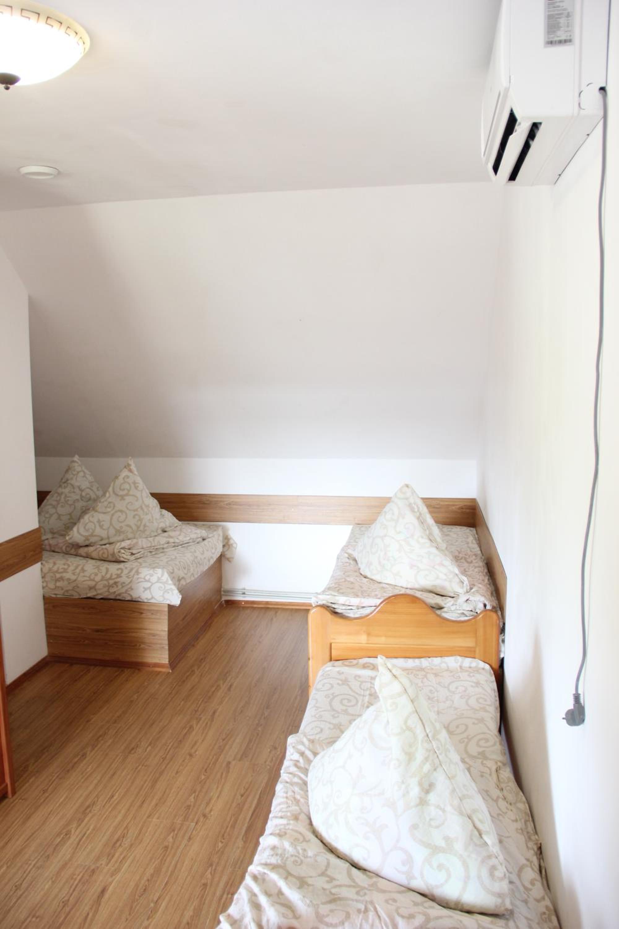 Standard Triple Room photo 2