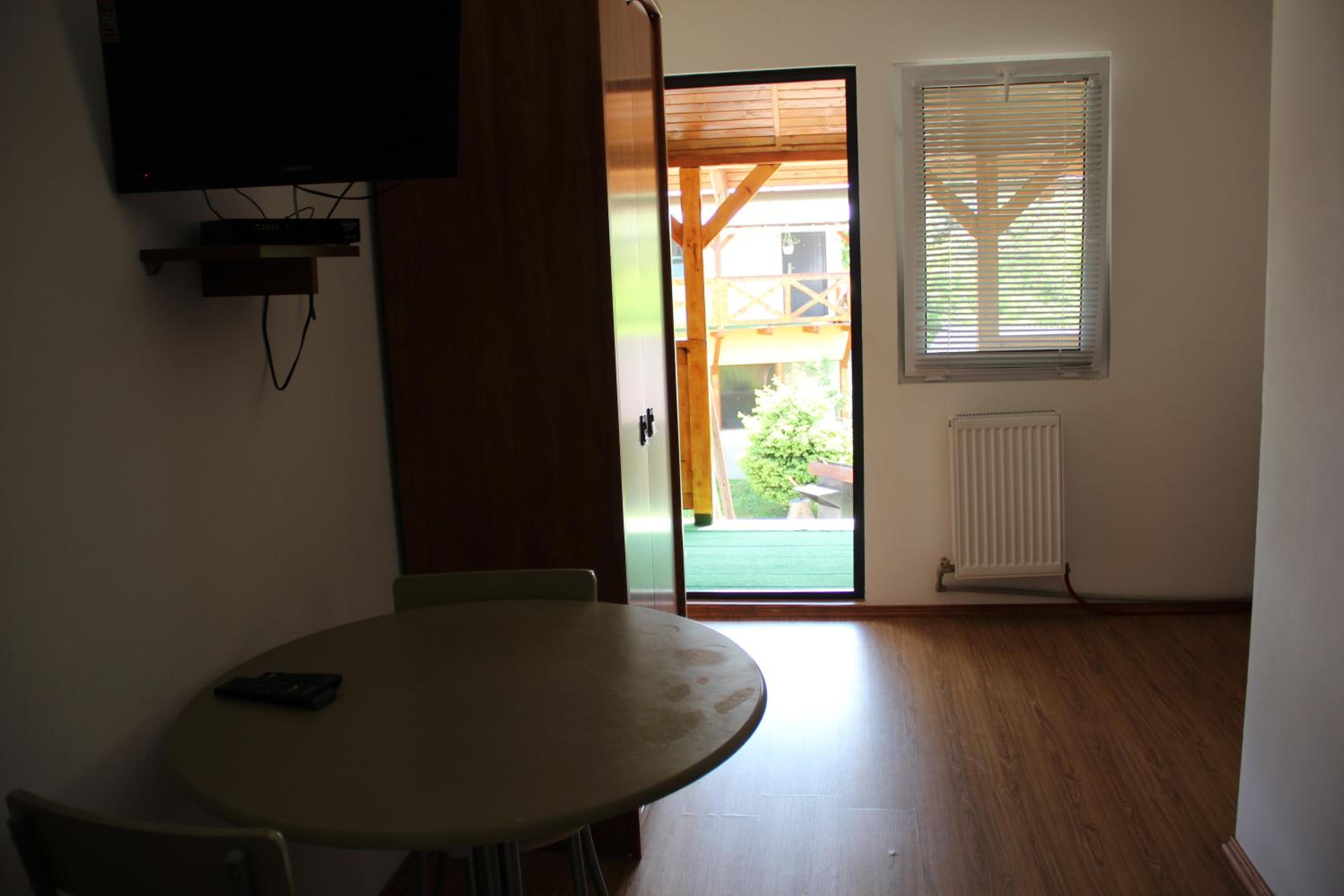 Budget Twin Room photo 2