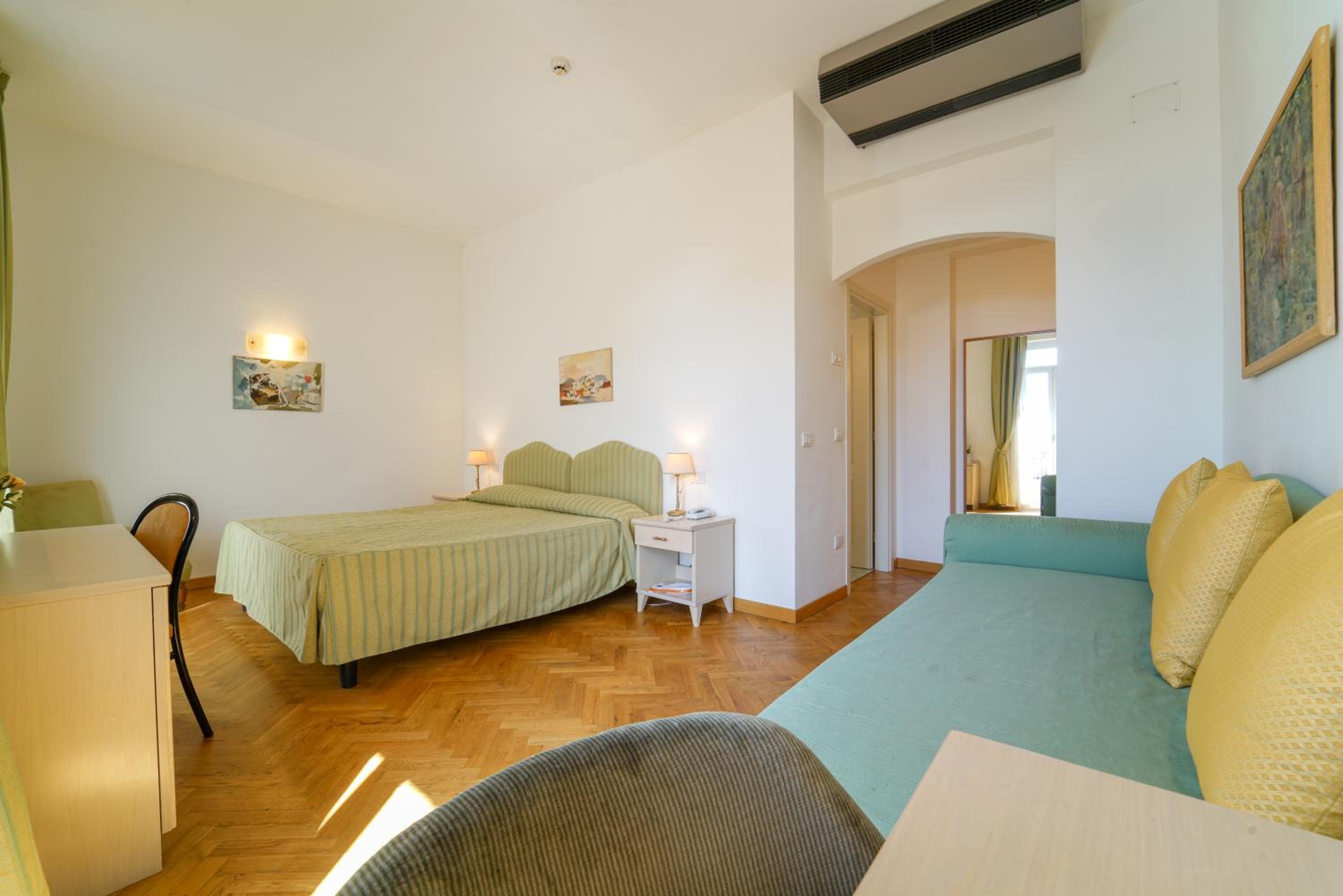 Triple Room - Photo 2