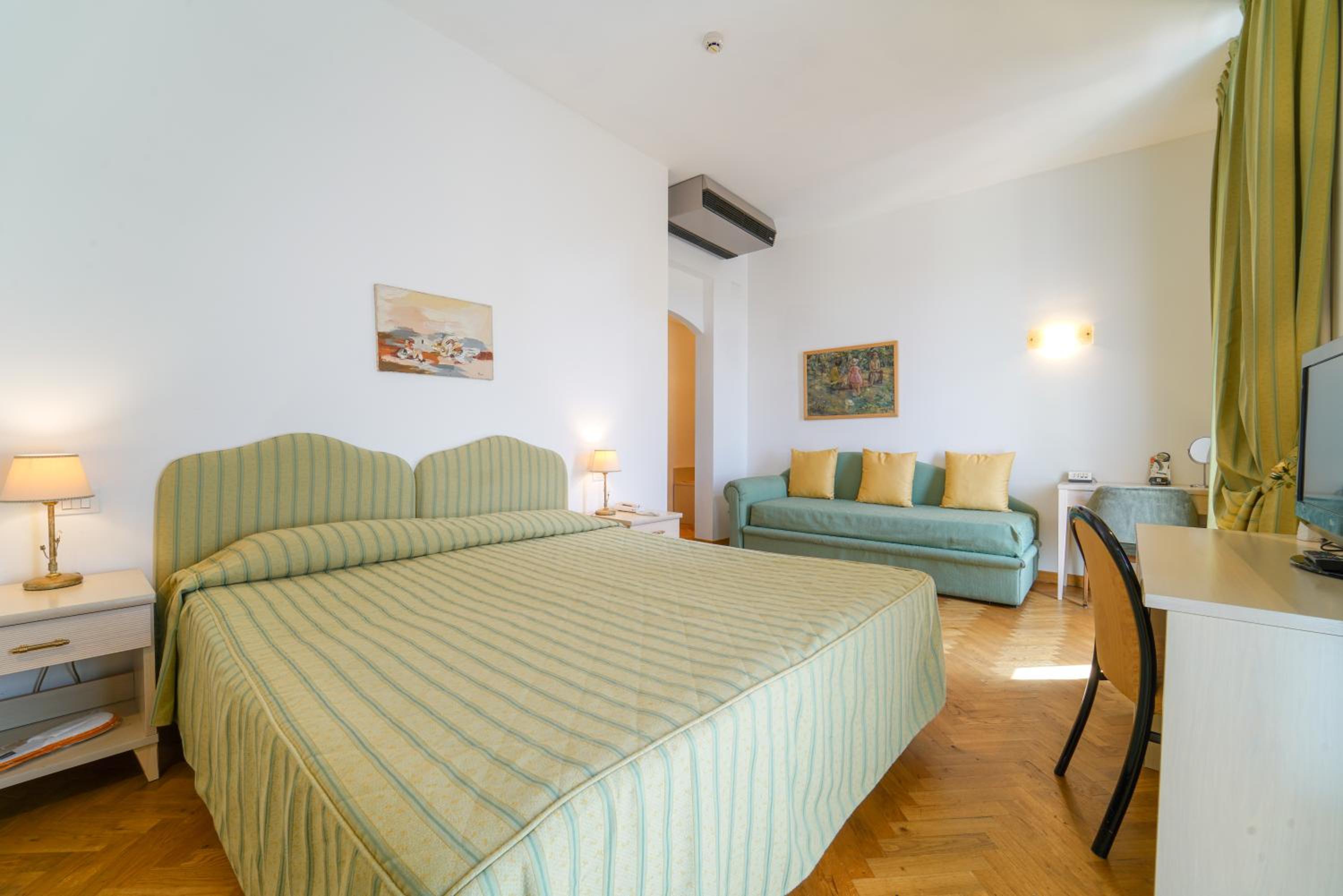 Triple Room - Photo 8