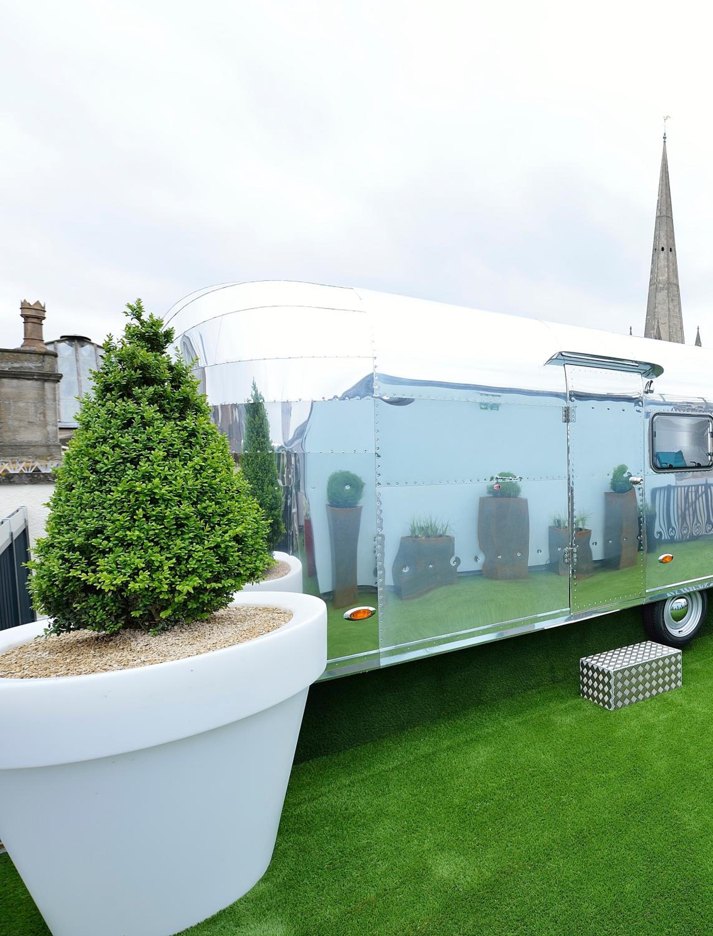 Superior Caravan ( 2 Adults + 2 Children) - Photo 6