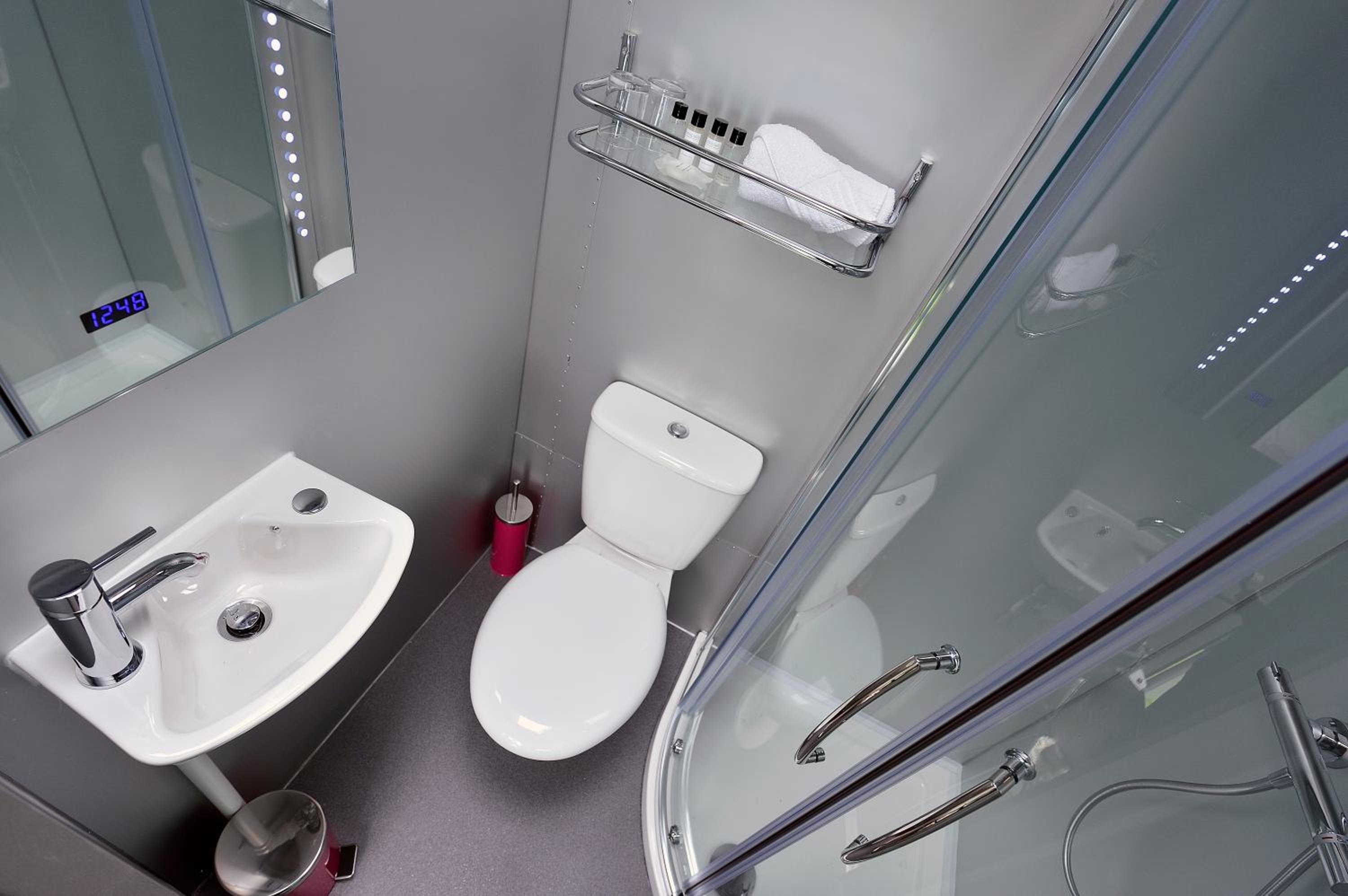 Superior Caravan (2 Adults) - Photo 6