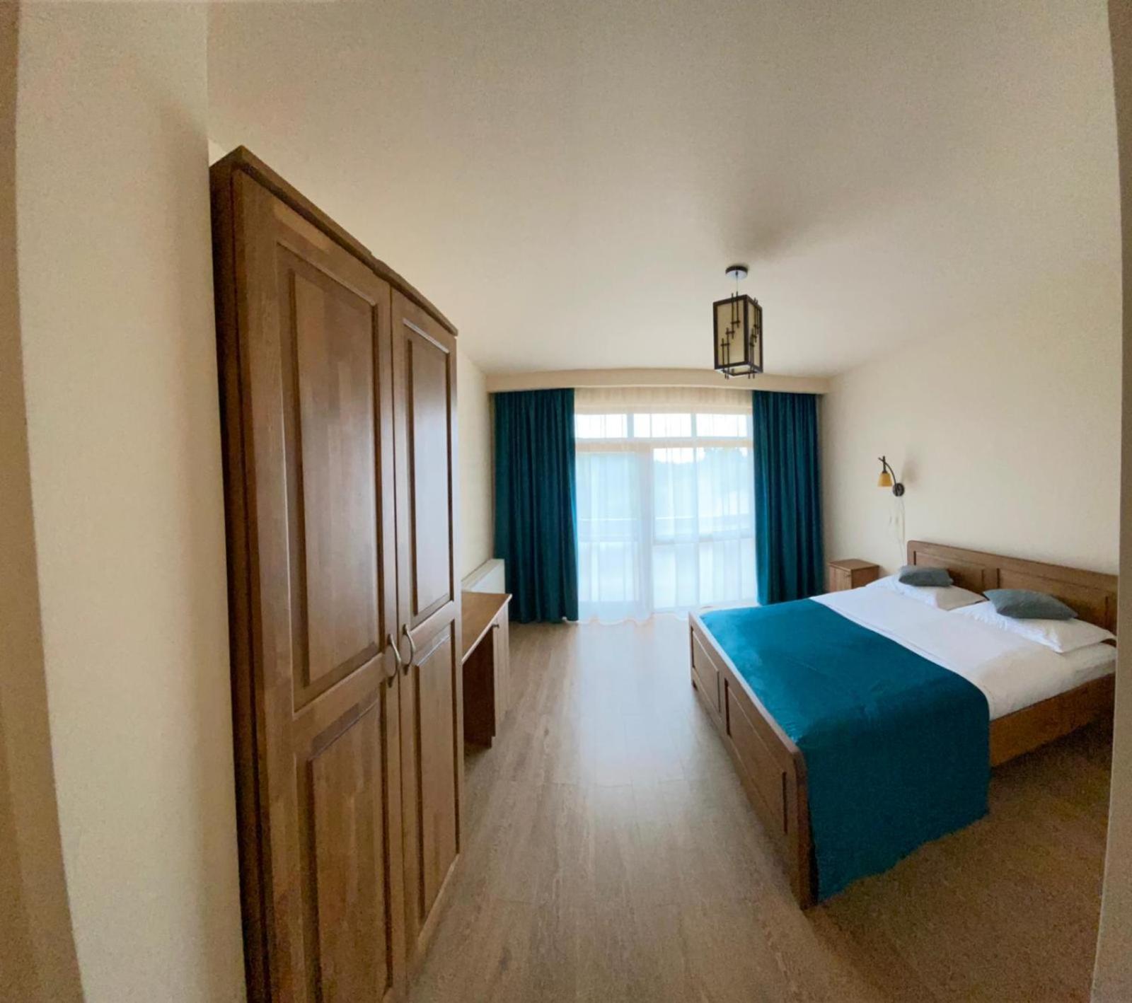 Deluxe Double Room (2 Adults + 1 Child) - Photo 5