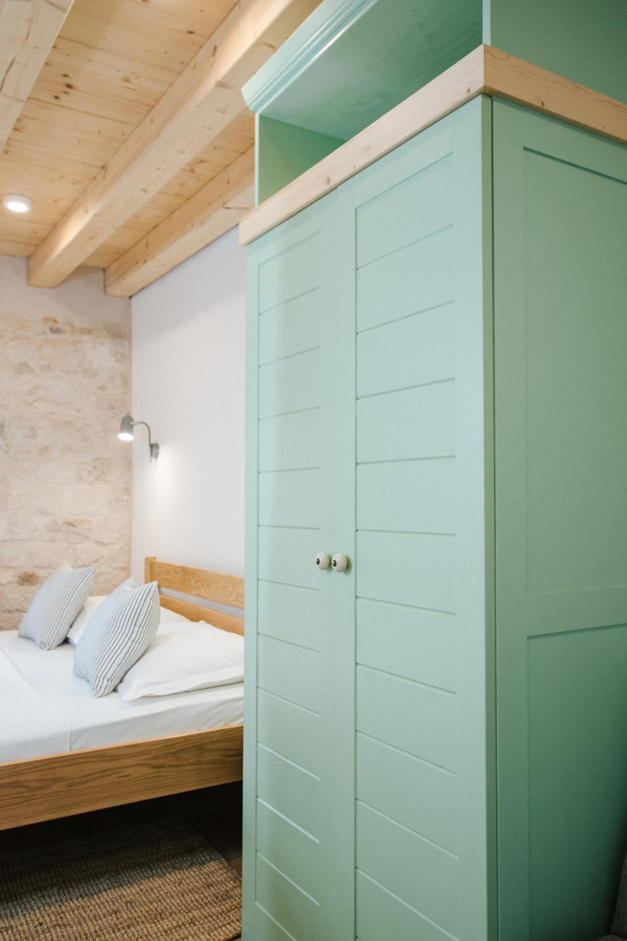 King Room with Balcony - Photo 27