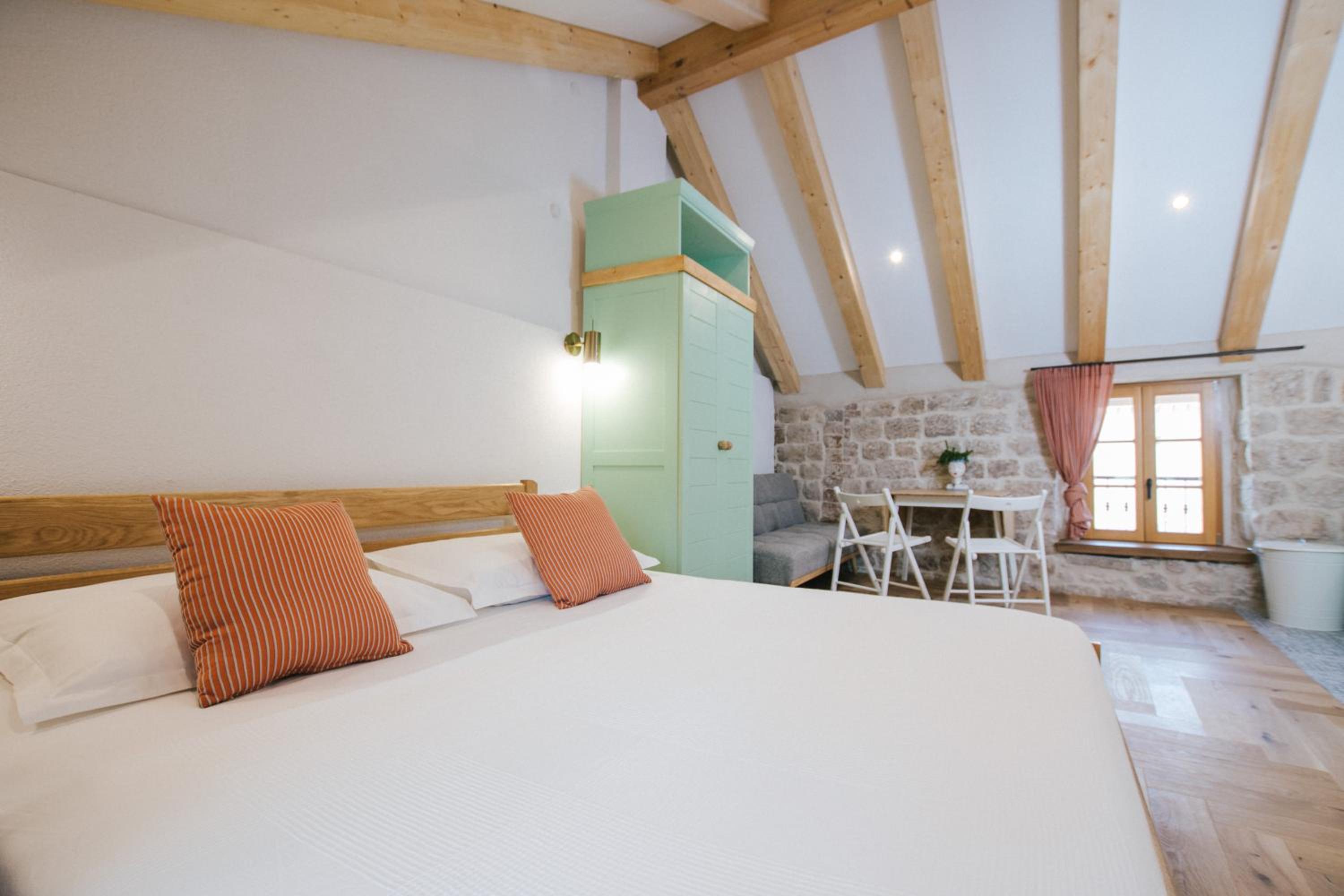 Superior King Room - Photo 10
