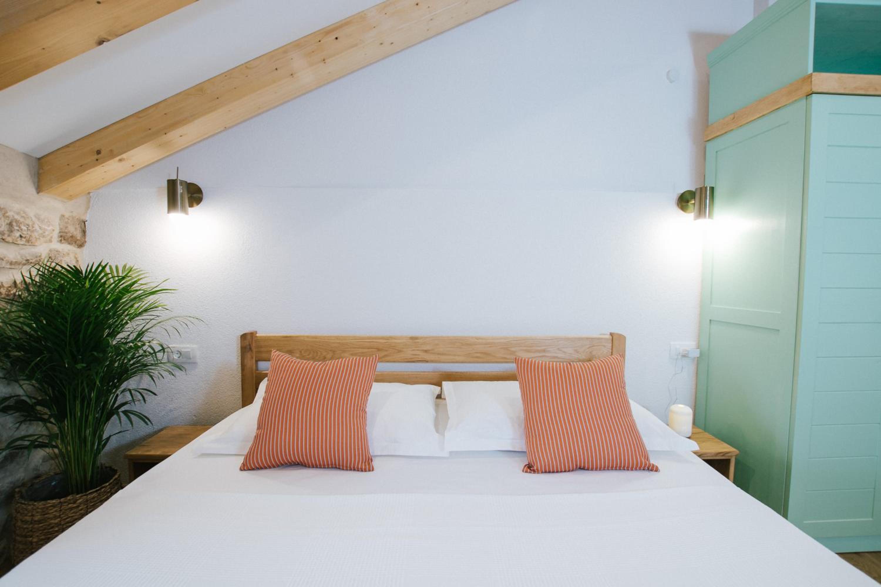 Superior King Room - Photo 9