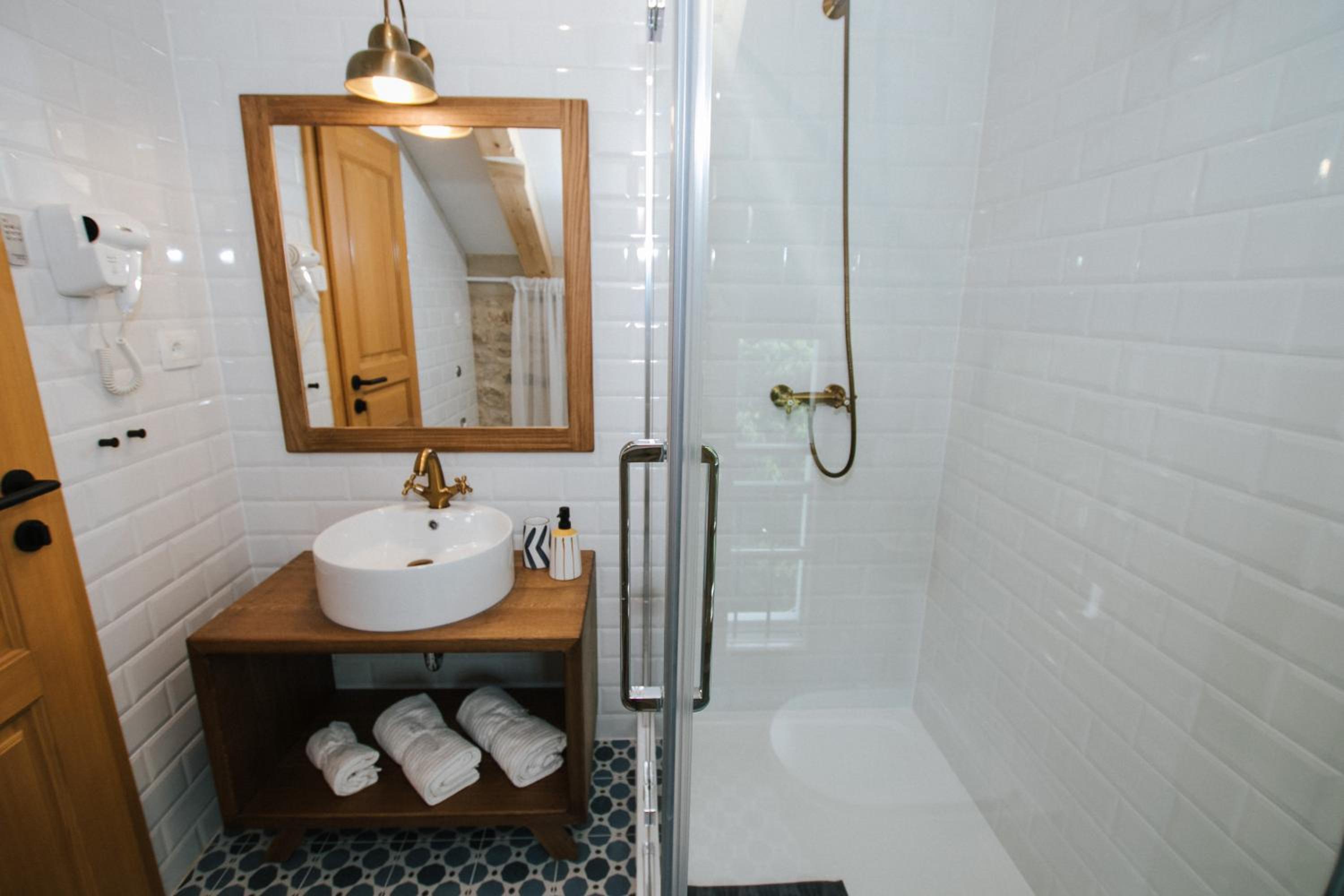 Superior King Room - Photo 29