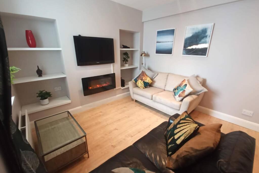 Four-Bedroom House photo 1