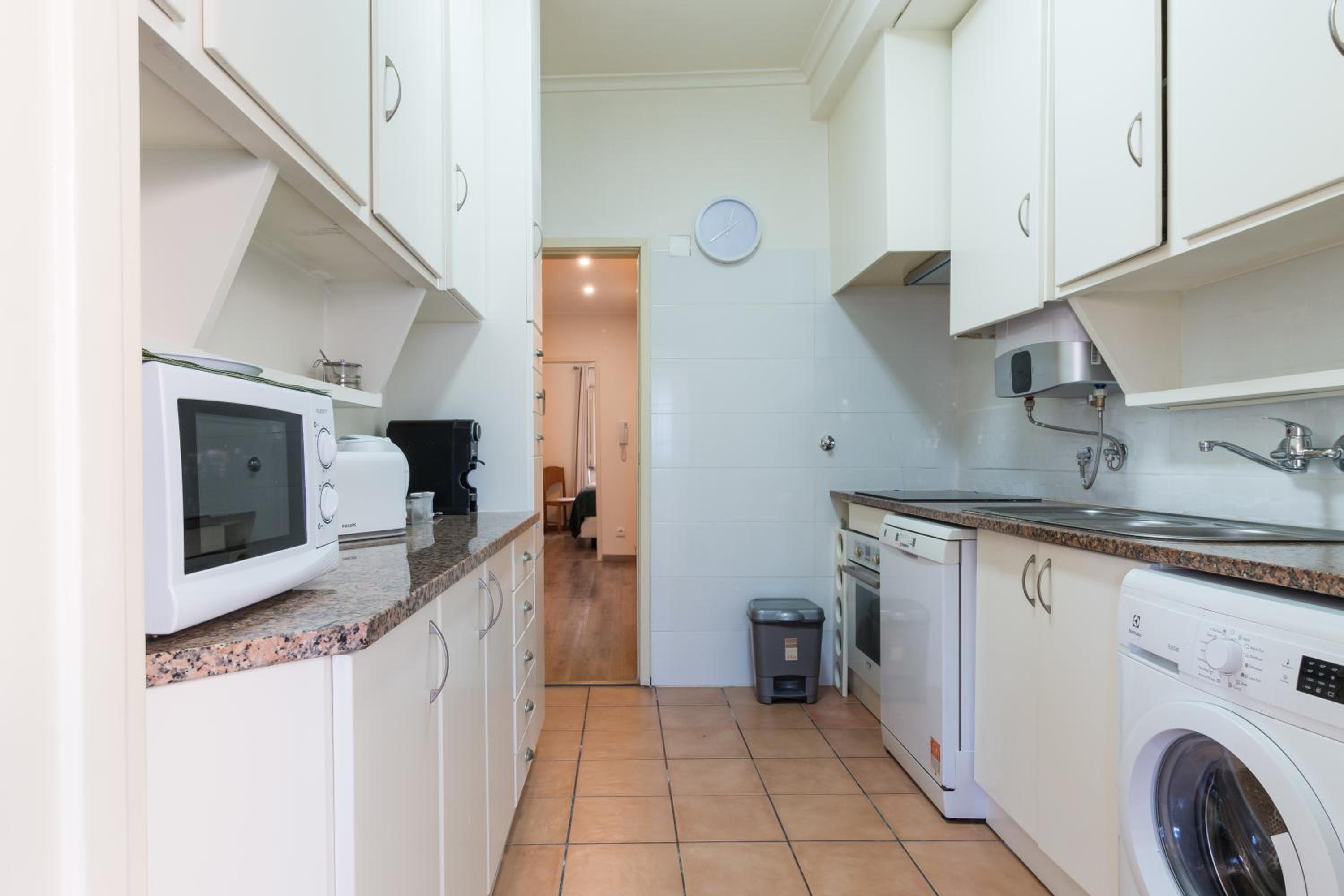 Three-Bedroom Apartment - Photo 6