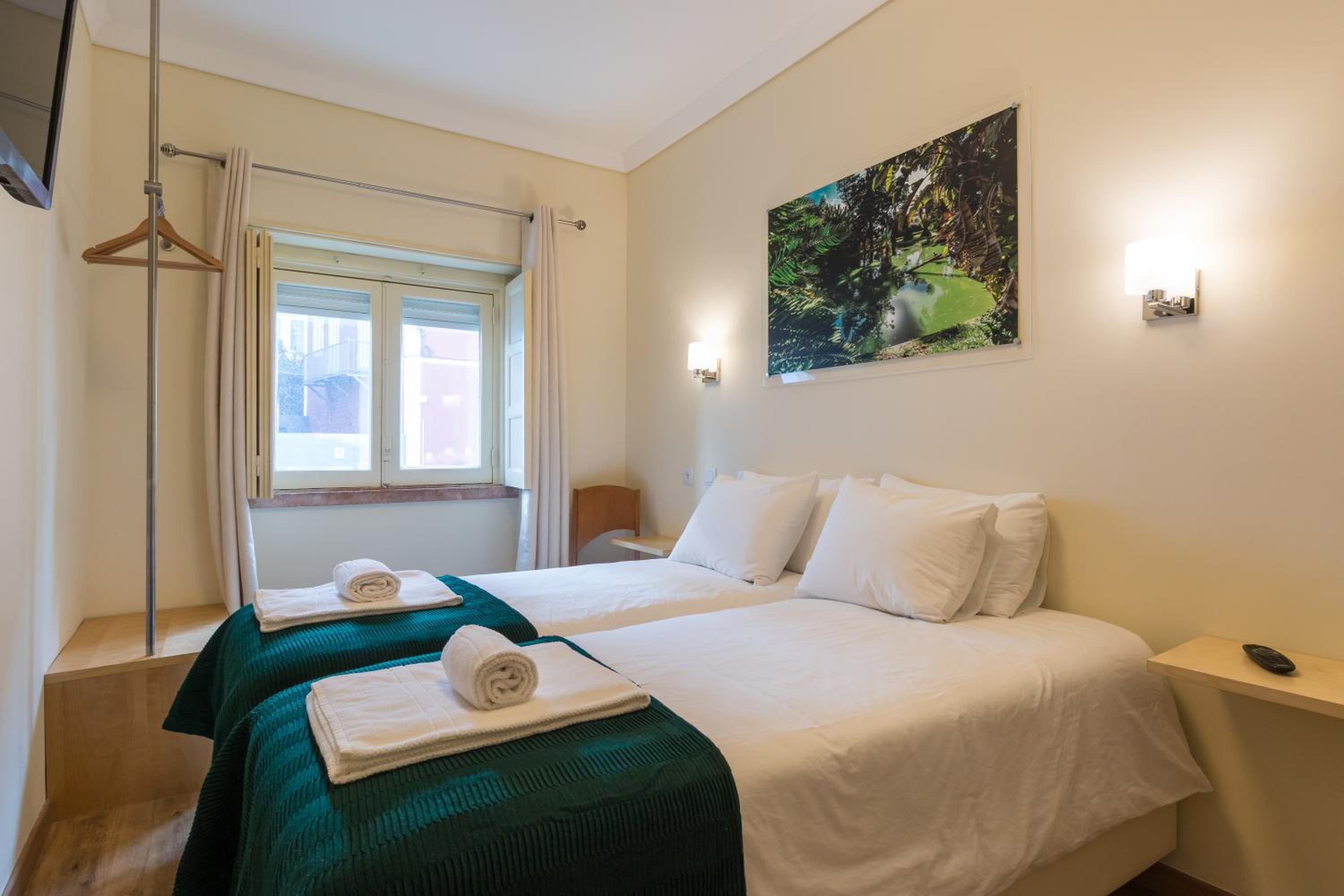 Three-Bedroom Apartment - Photo 23