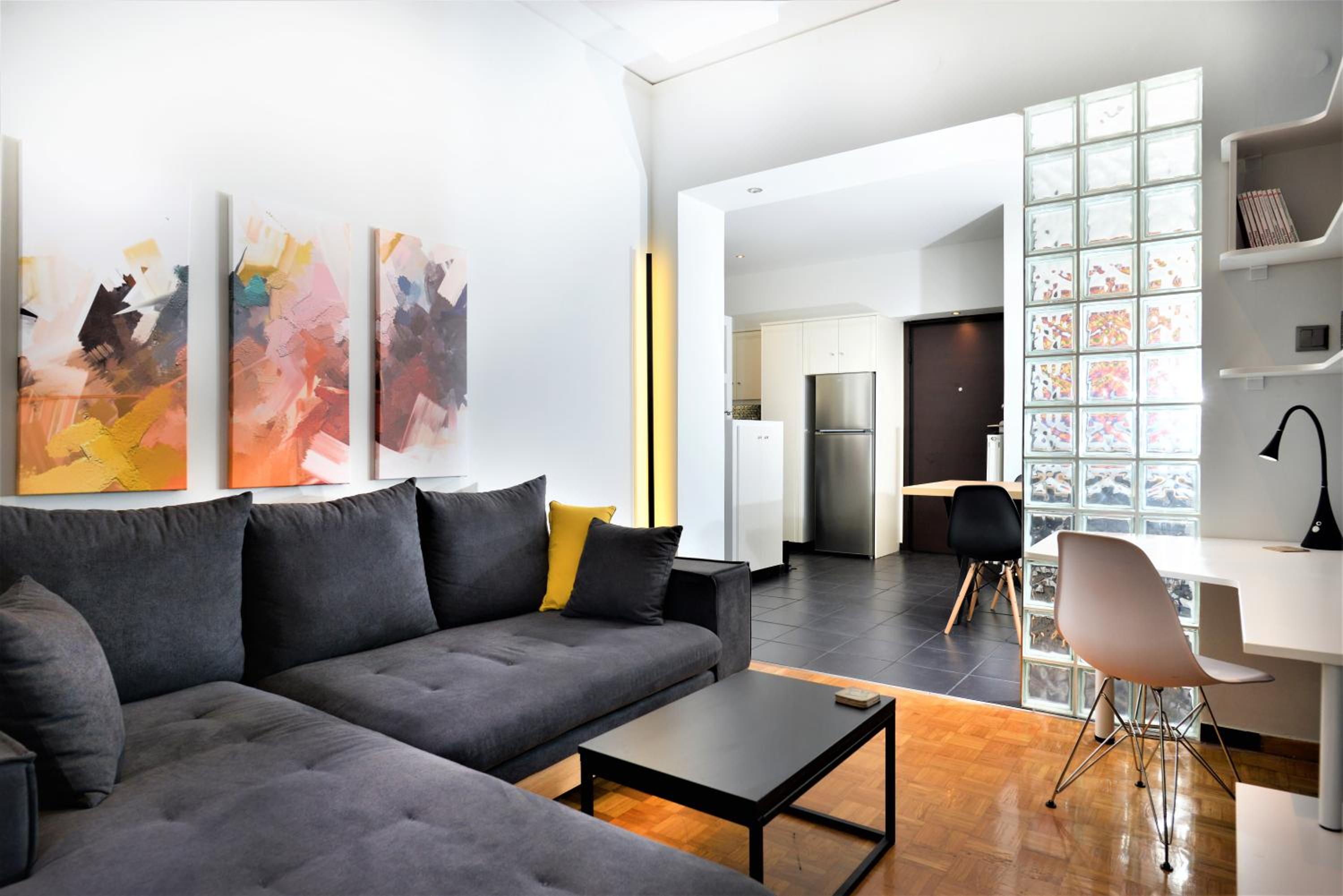 One-Bedroom Apartment
