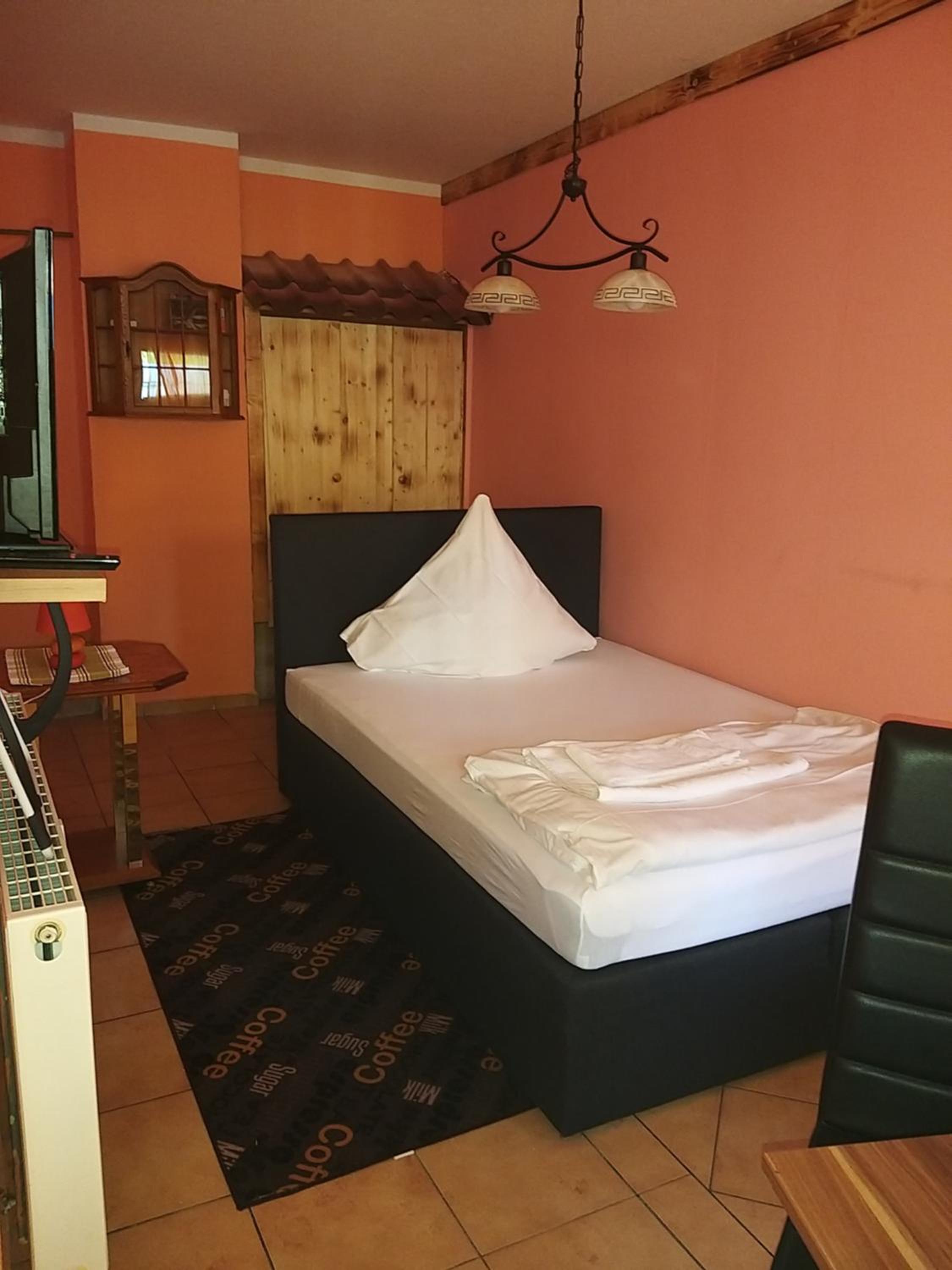 Single Room photo 2