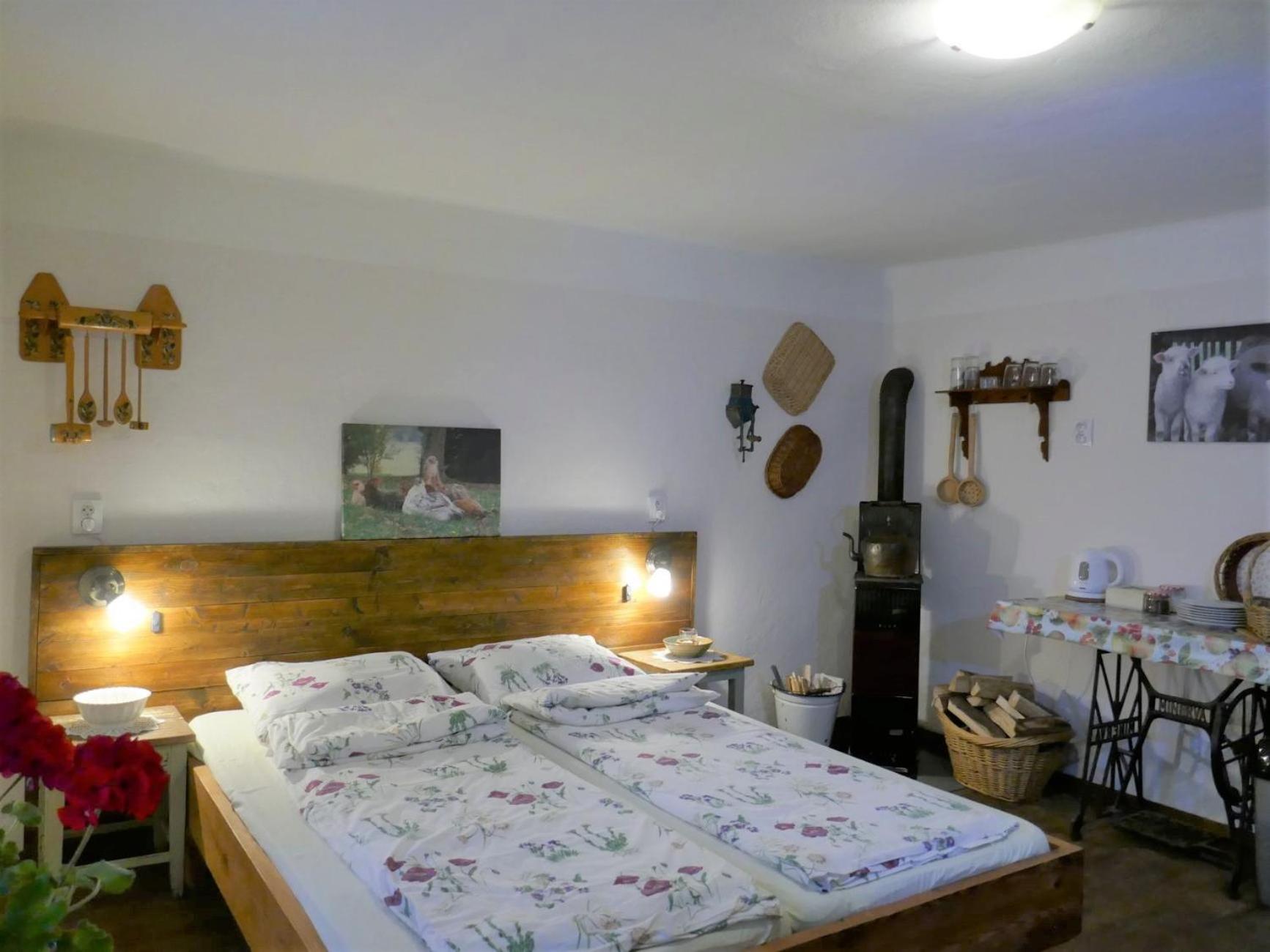 Quadruple Room with Private Bathroom photo 2