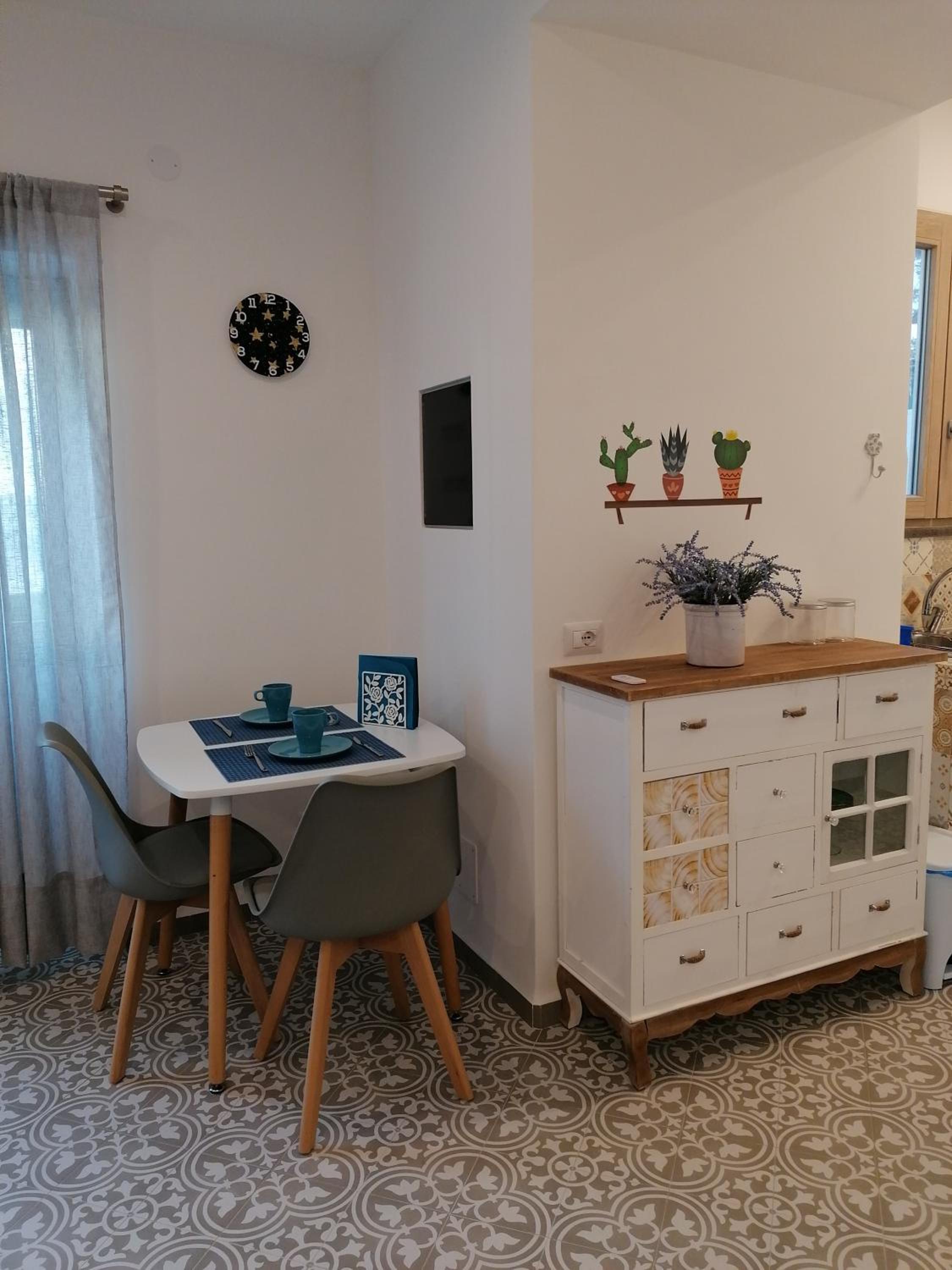 Apartment with Terrace - Photo 4