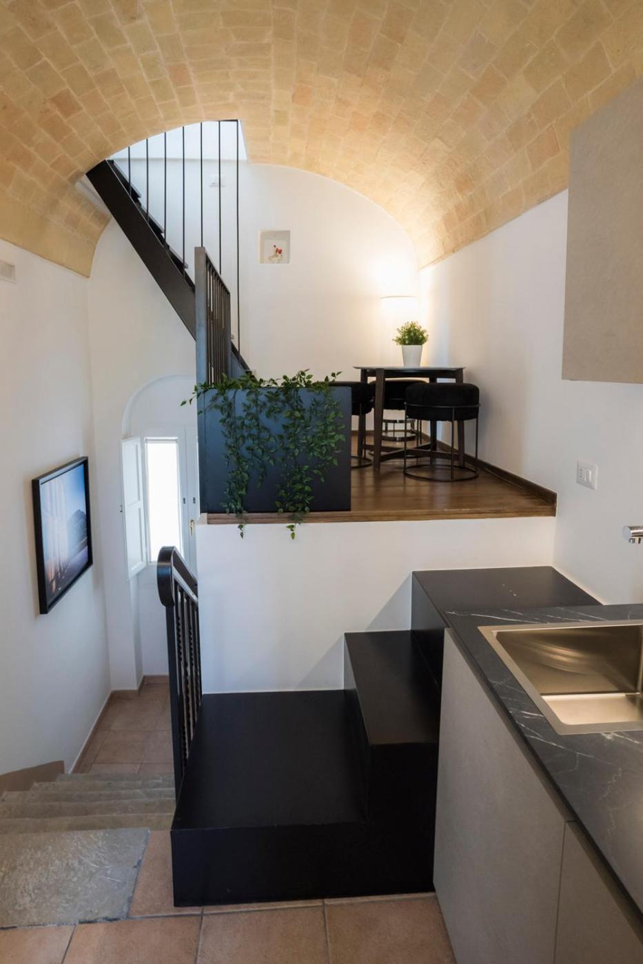 One-Bedroom House - Photo 22