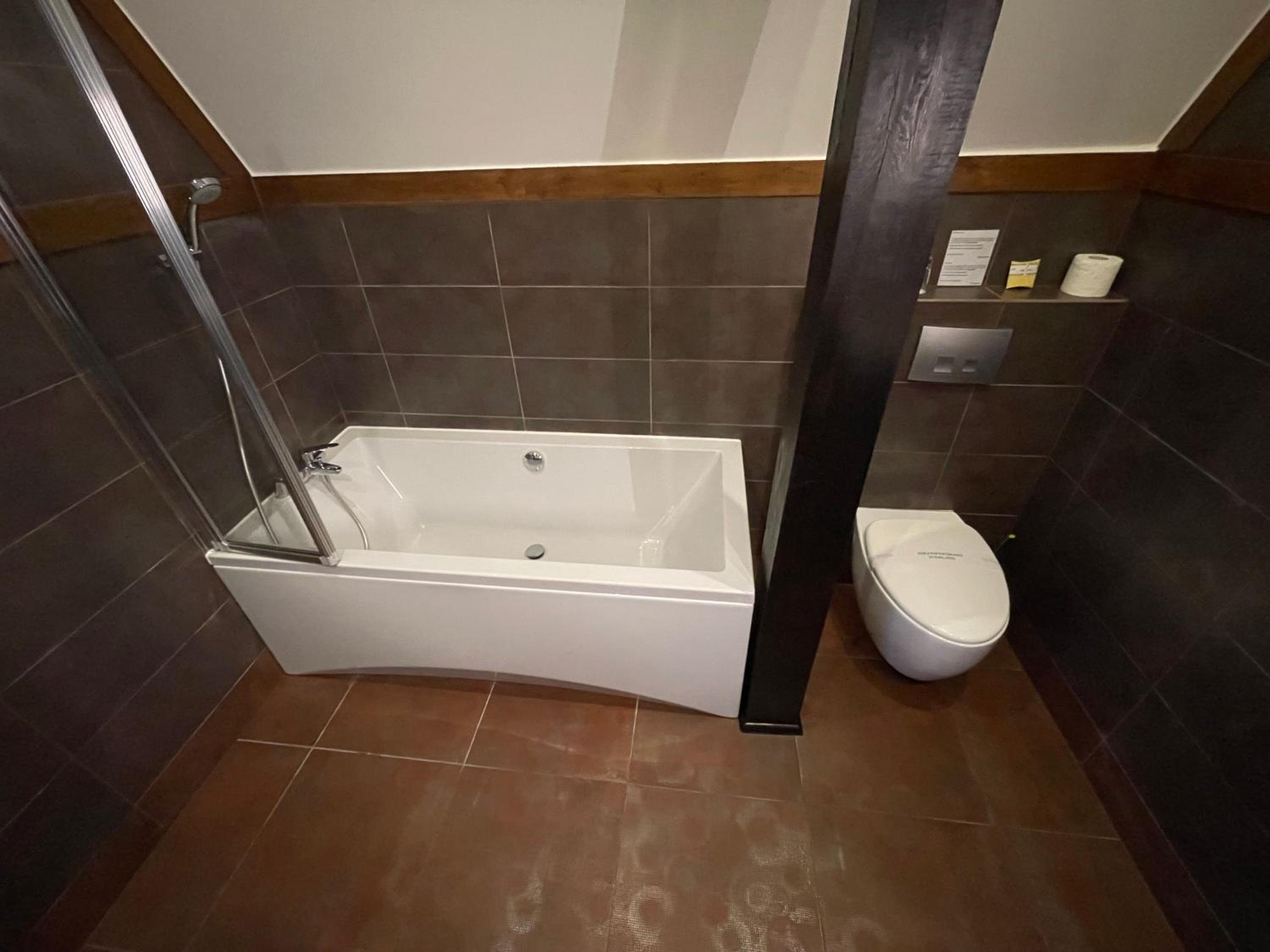 Deluxe Double Room with Bath photo 3