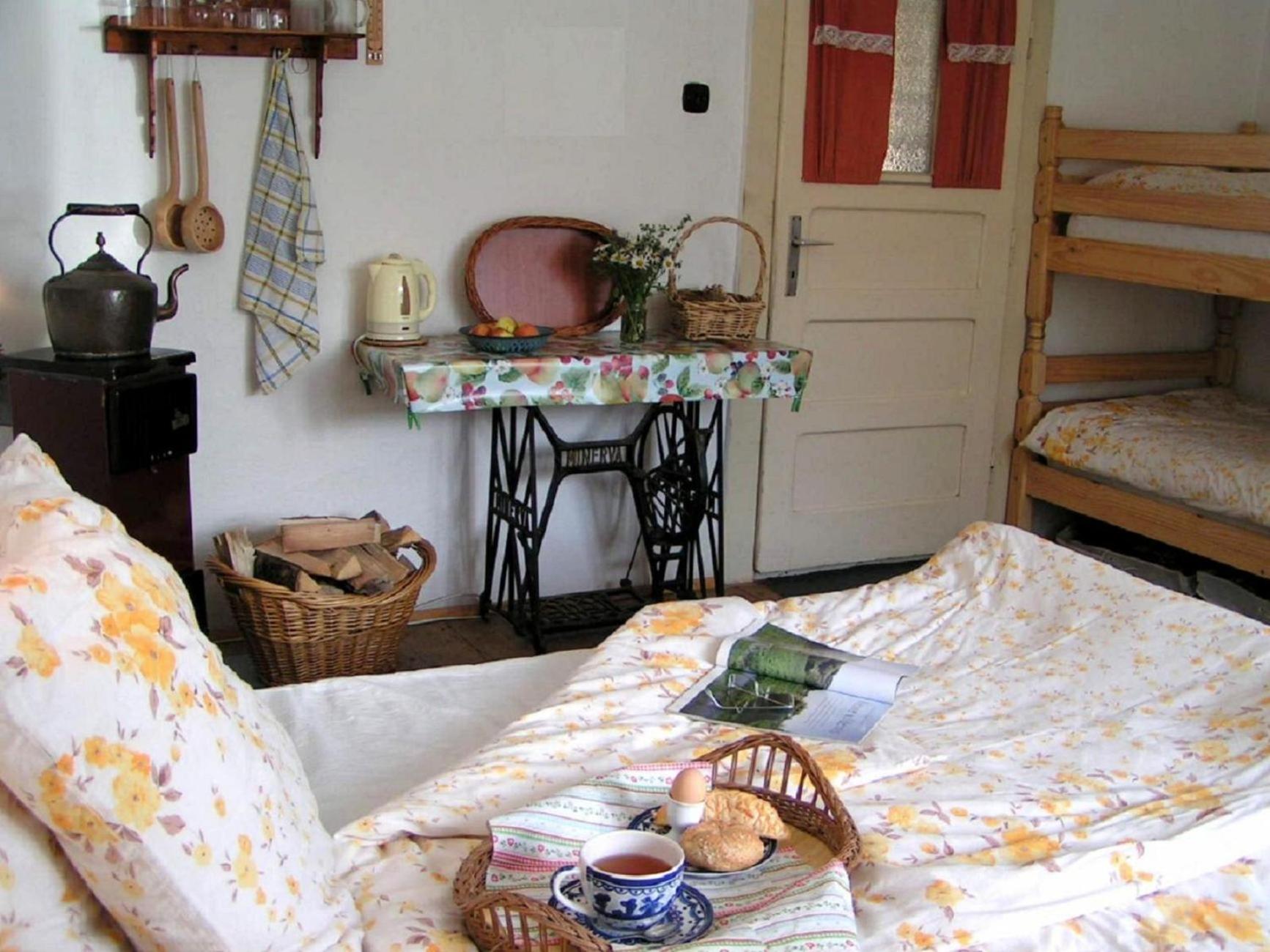 Quadruple Room with Private Bathroom photo 1