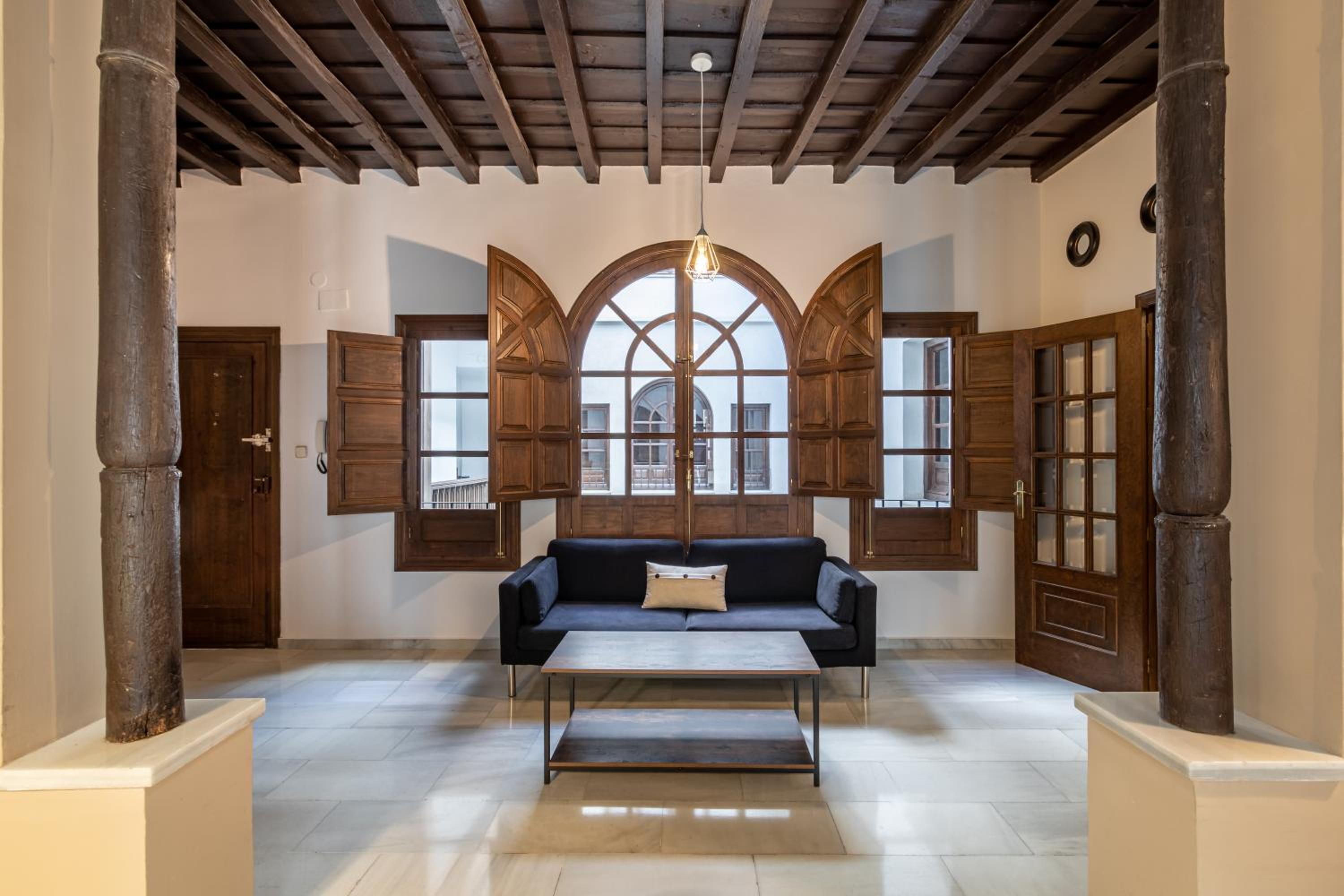Apartamento de dos habitaciones con balcón